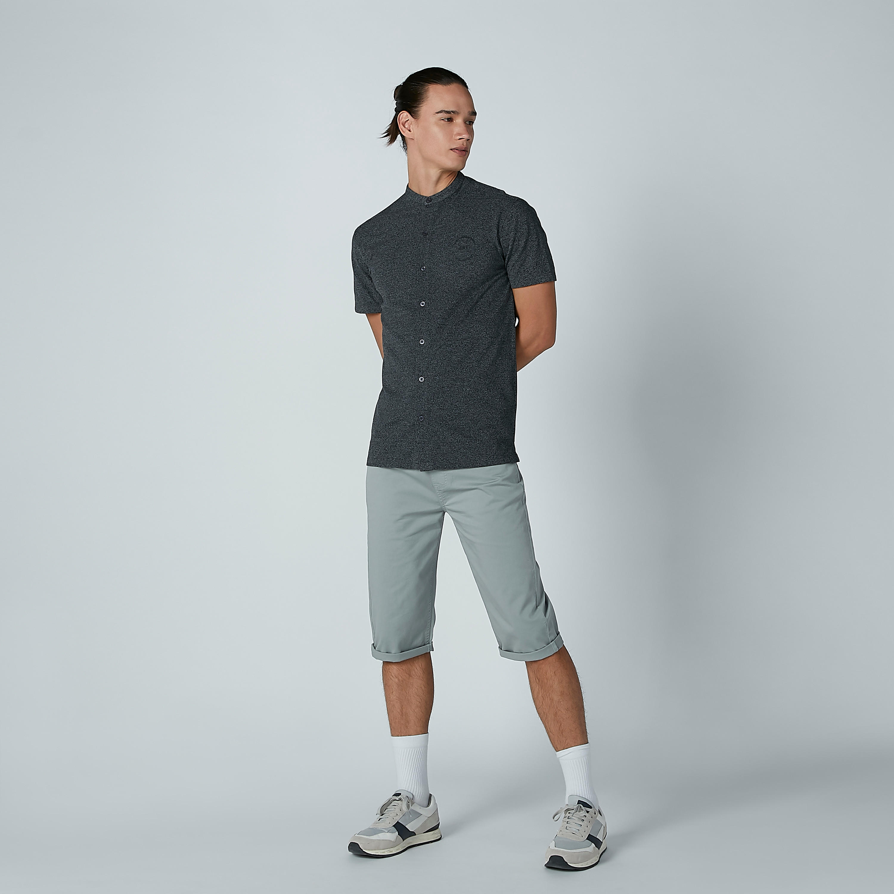 شورت سادة برباط وجيوب-men-clothing-bottoms-shorts-image-1