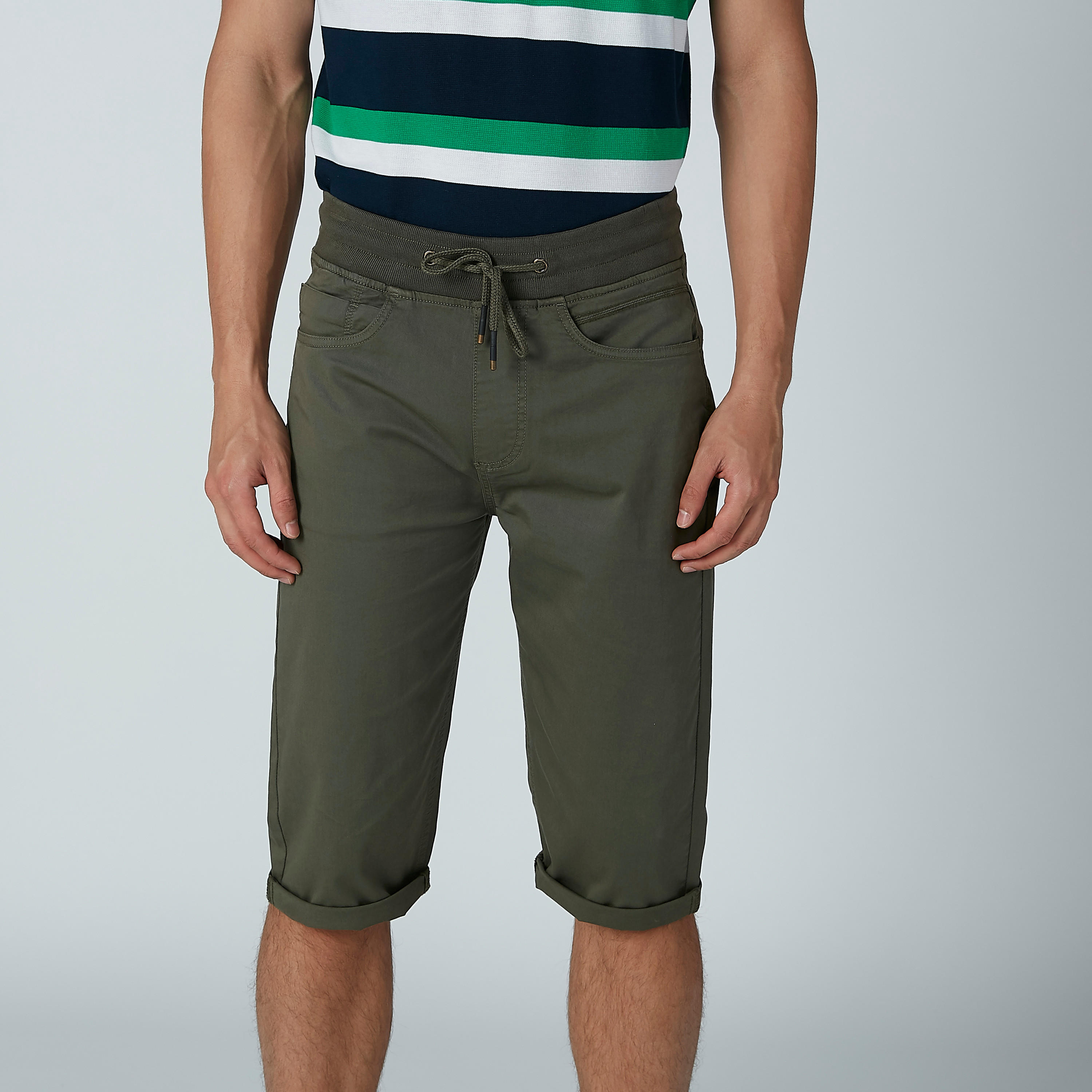 شورت سادة بحوّاف مثنية لأعلى وجيوب-men-clothing-bottoms-shorts-image-2