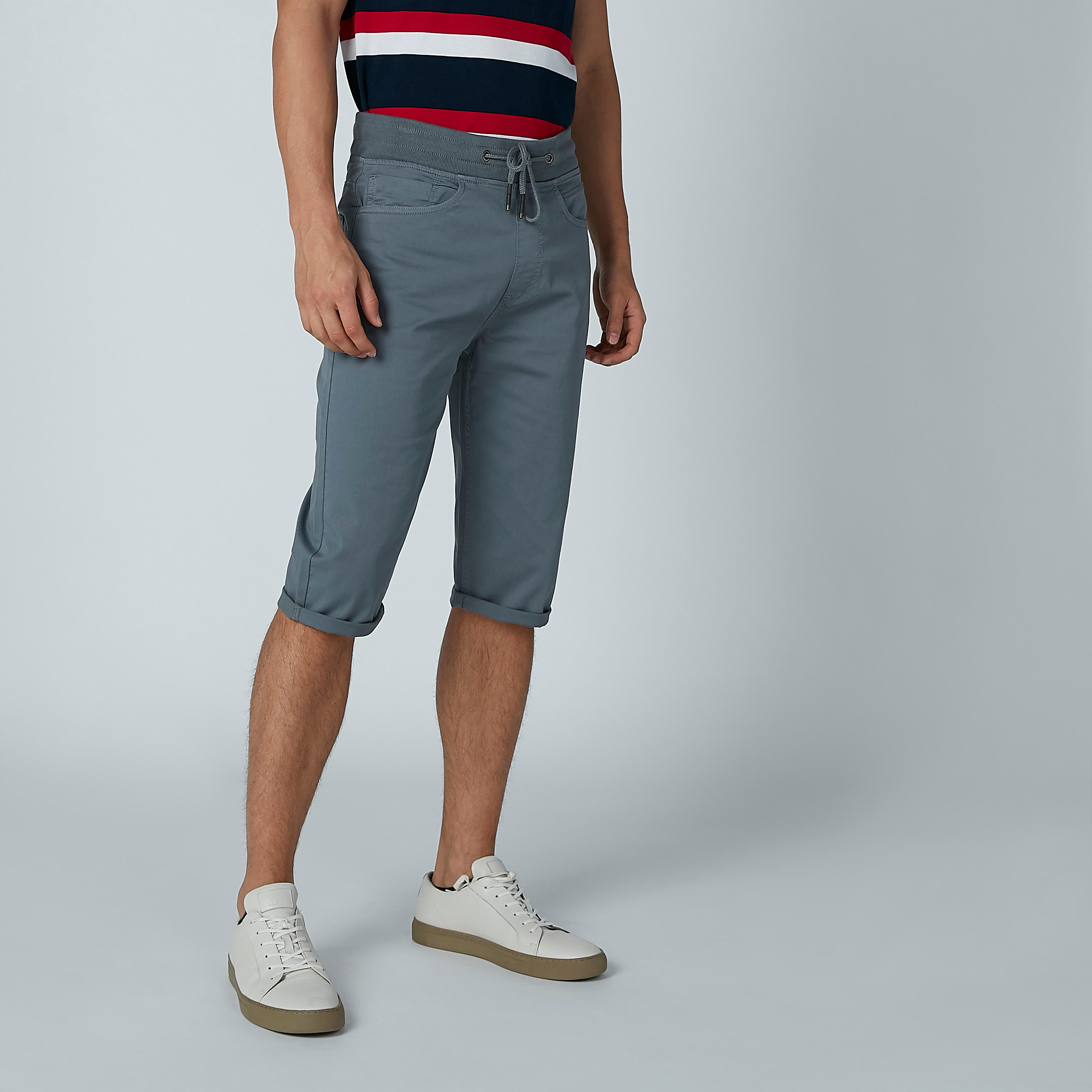 شورت سادة بحوّاف مثنية لأعلى وجيوب-men-clothing-bottoms-shorts-image-4