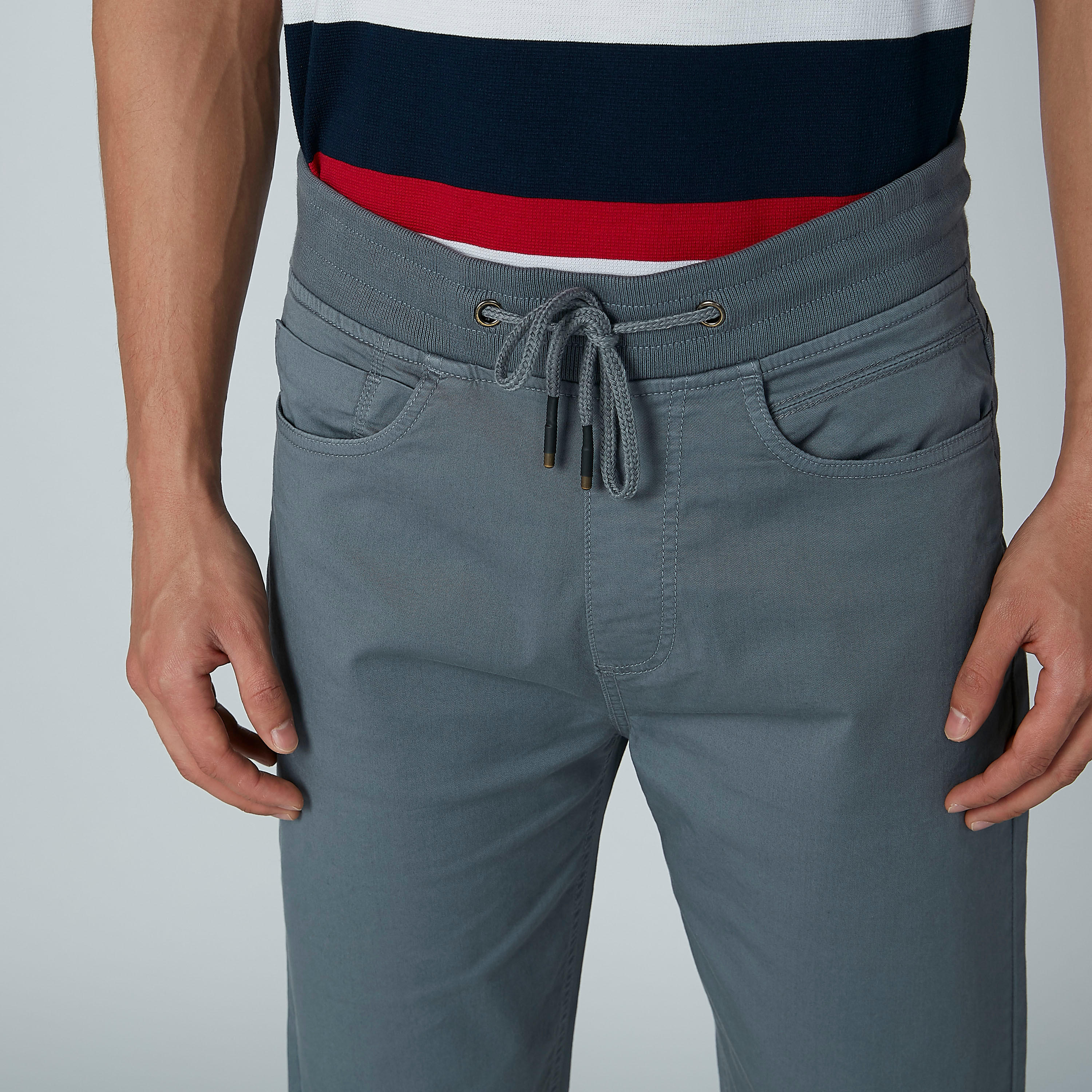 شورت سادة بحوّاف مثنية لأعلى وجيوب-men-clothing-bottoms-shorts-image-3