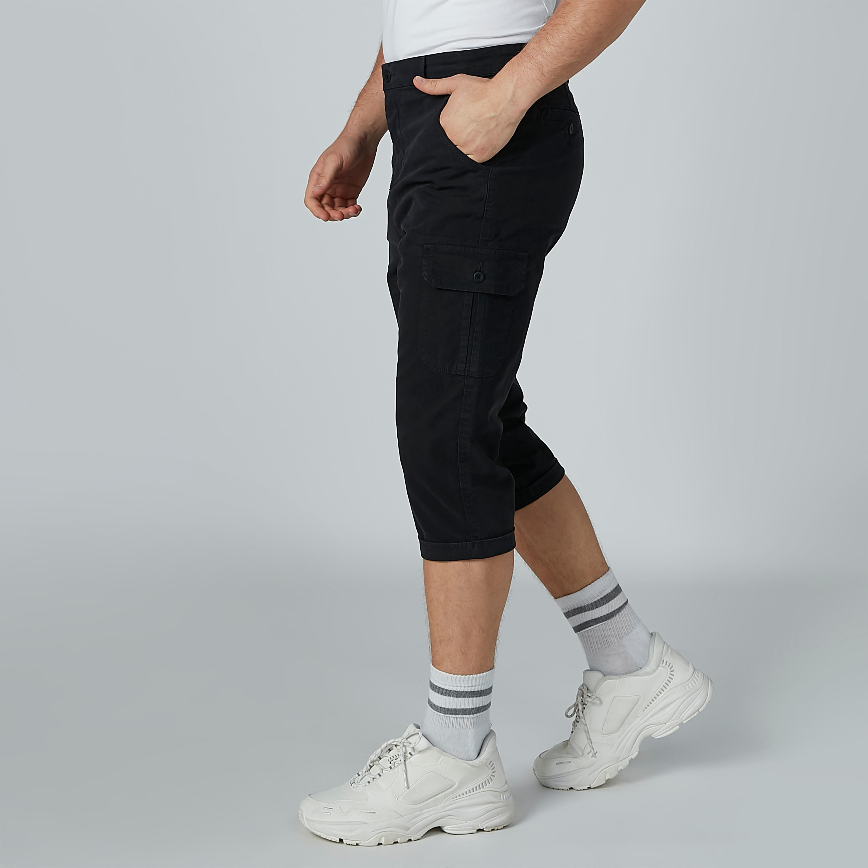 شورت سادة بسحّاب إغلاق وجيوب-men-clothing-bottoms-shorts-image-3