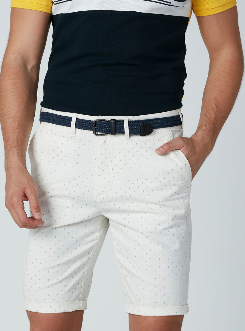 شورت بخصر متوسط الارتفاع وجيوب وطبعات منقّطة-men-clothing-bottoms-shorts-image-1