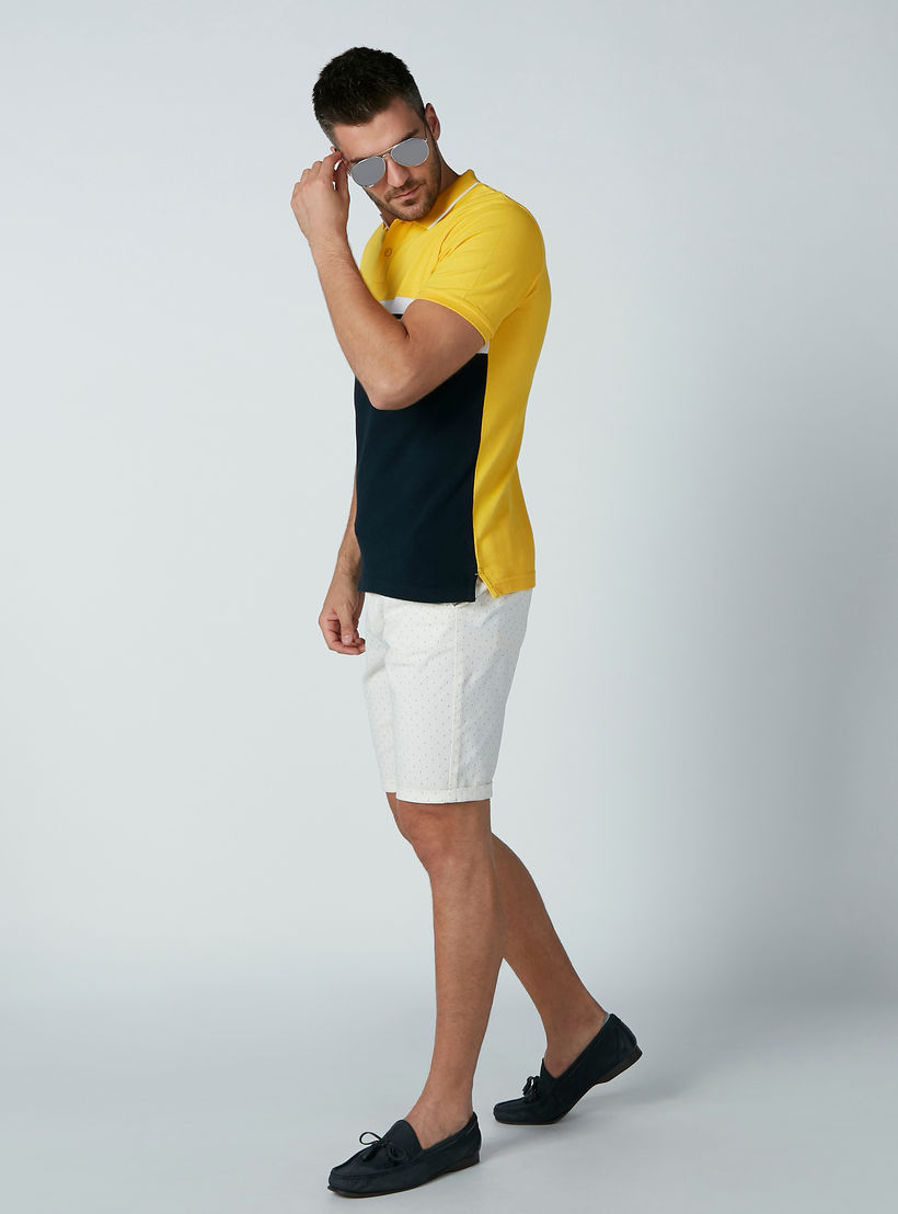 شورت بخصر متوسط الارتفاع وجيوب وطبعات منقّطة-men-clothing-bottoms-shorts-image-2