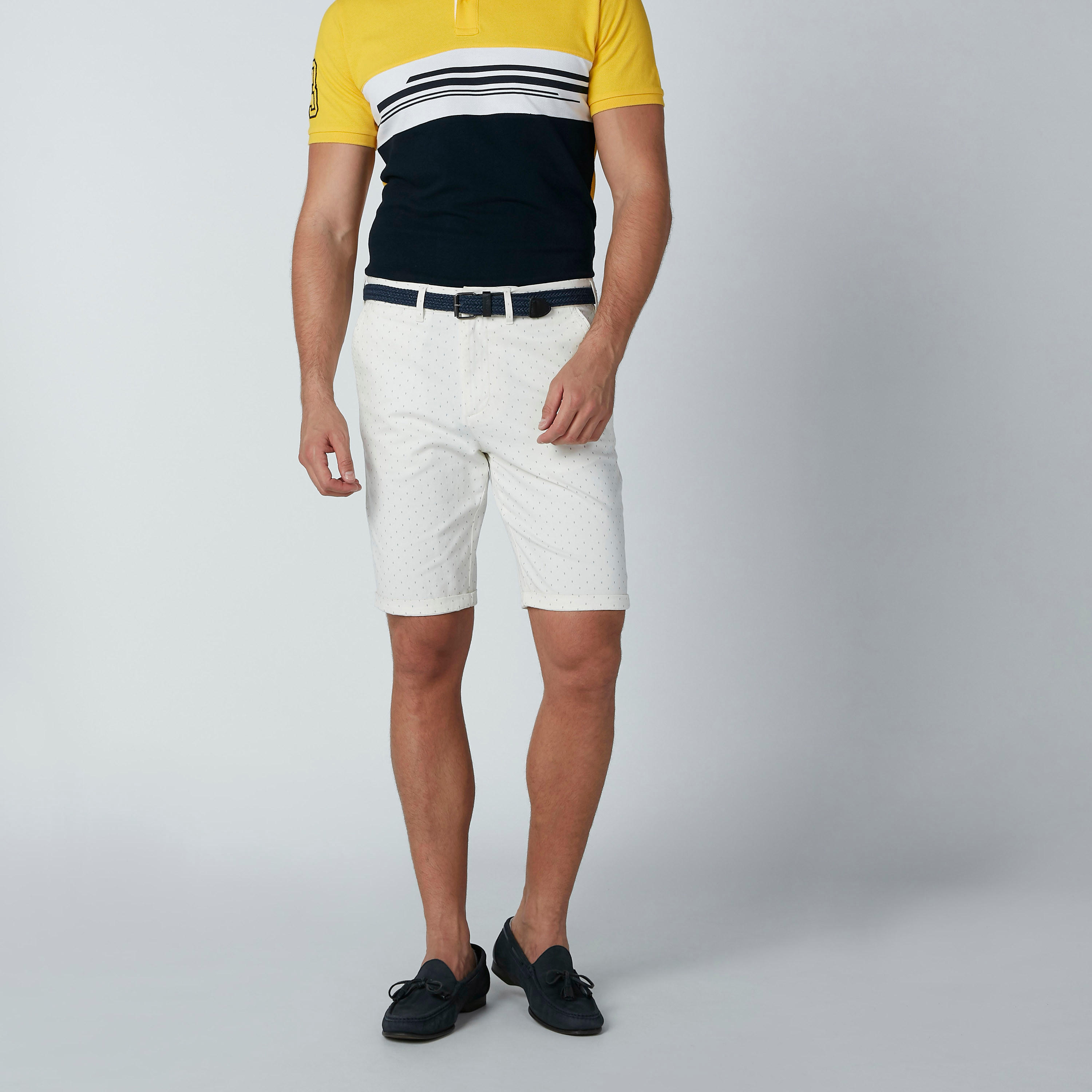شورت بخصر متوسط الارتفاع وجيوب وطبعات منقّطة-men-clothing-bottoms-shorts-image-3