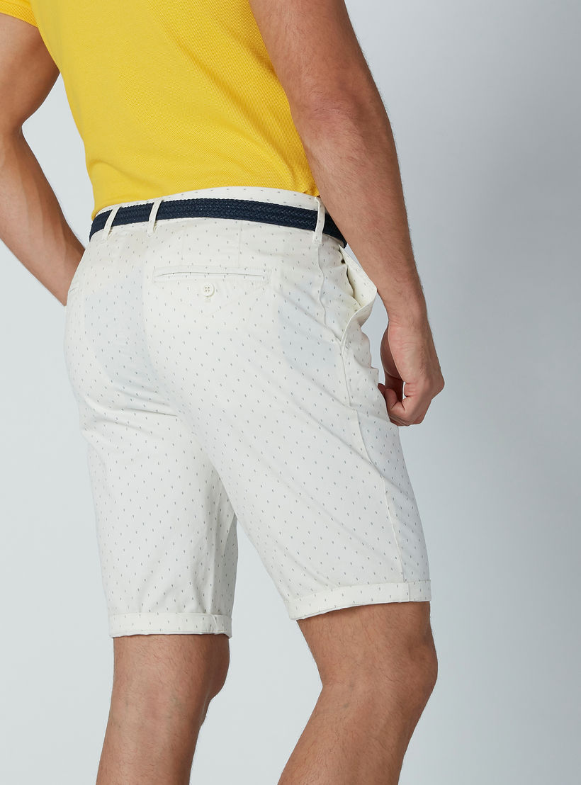 شورت بخصر متوسط الارتفاع وجيوب وطبعات منقّطة-men-clothing-bottoms-shorts-image-5