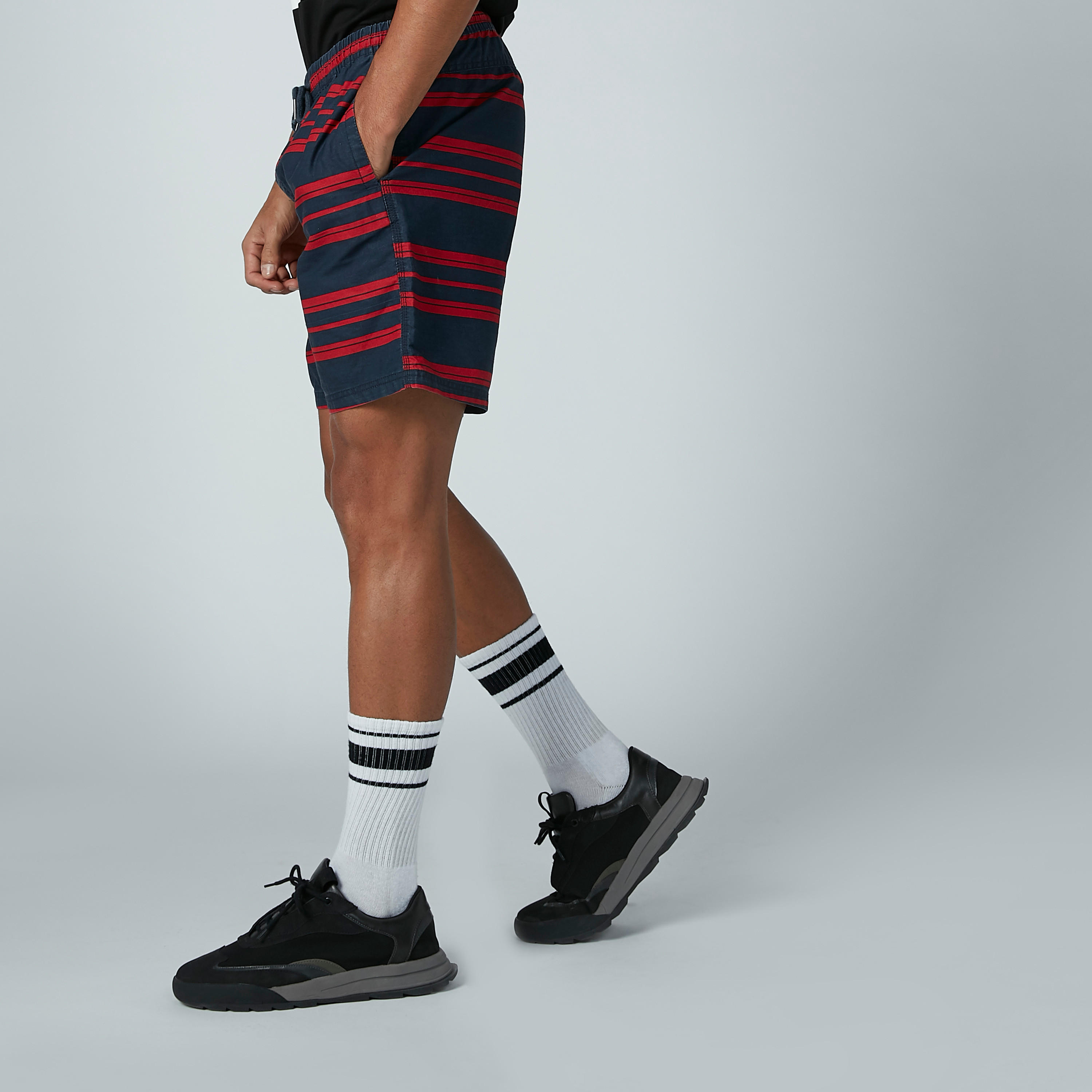 شورت مقلّم برباط وجيوب-men-clothing-bottoms-shorts-image-3