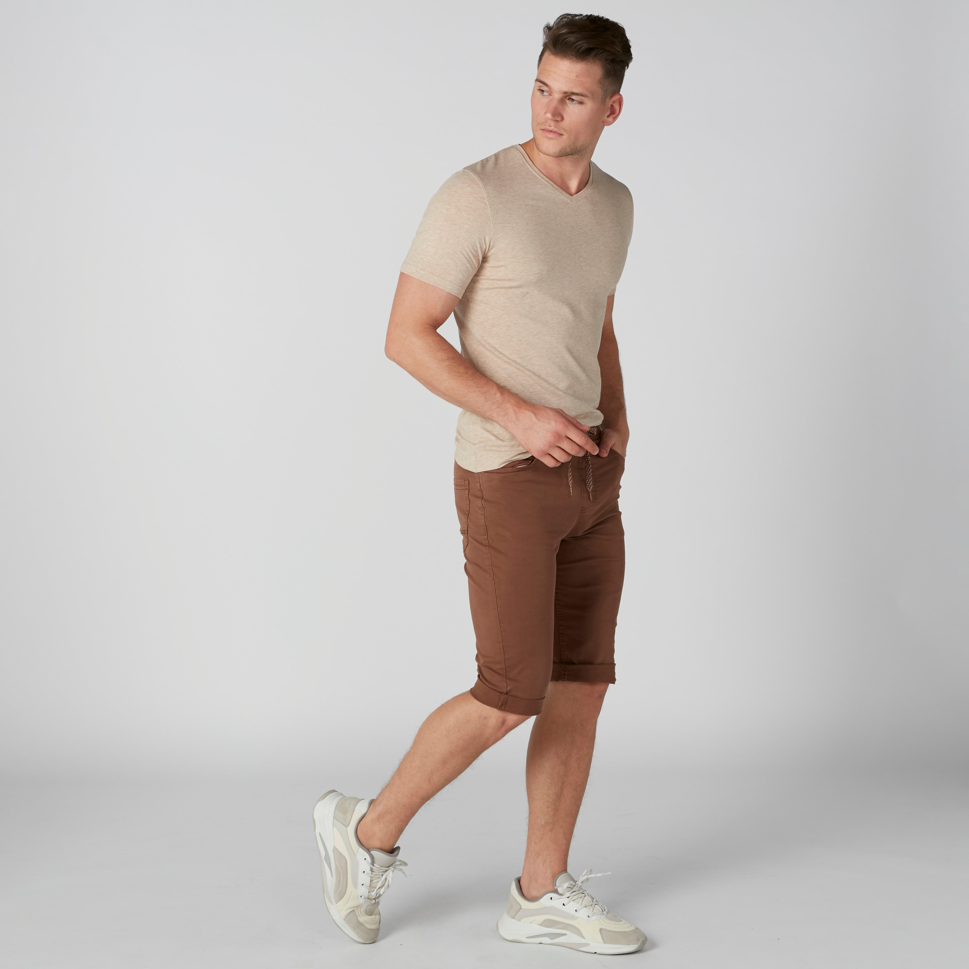 شورت بجيوب وخصر مرن ورباط-men-clothing-bottoms-shorts-image-1