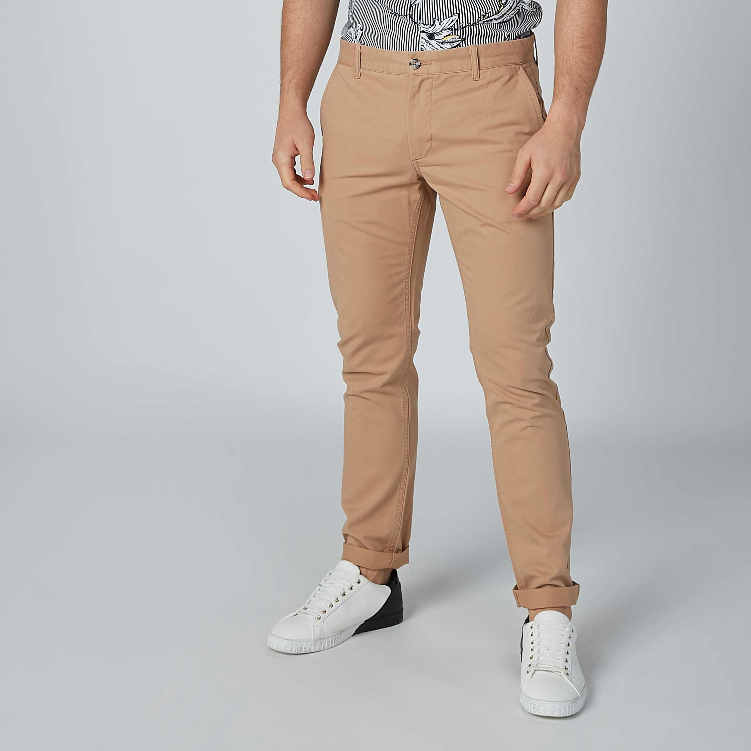 بنطال شينو سادة بجيوب-men-clothing-bottoms-trousersandchinos-trousers-image-1