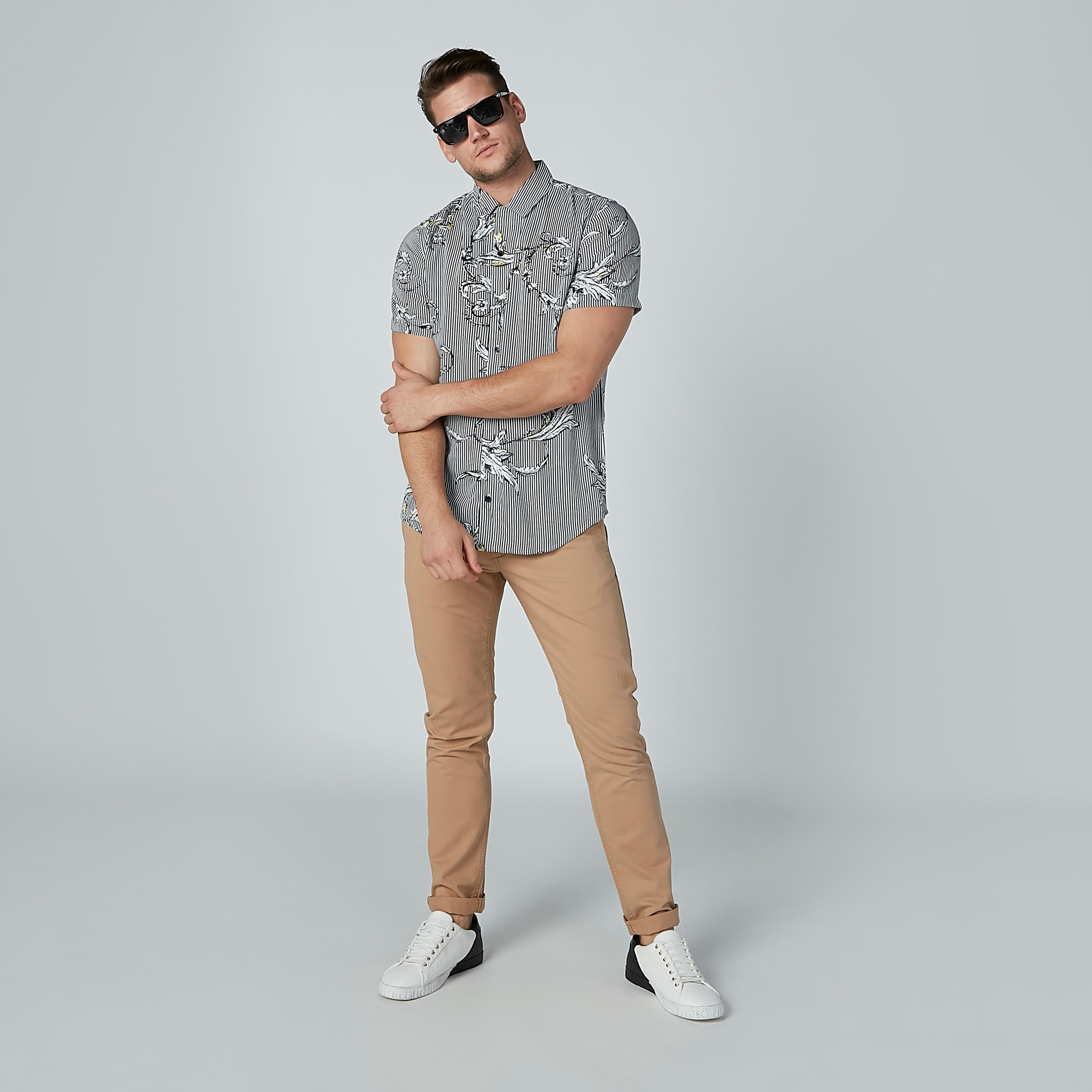 بنطال شينو سادة بجيوب-men-clothing-bottoms-trousersandchinos-trousers-image-2