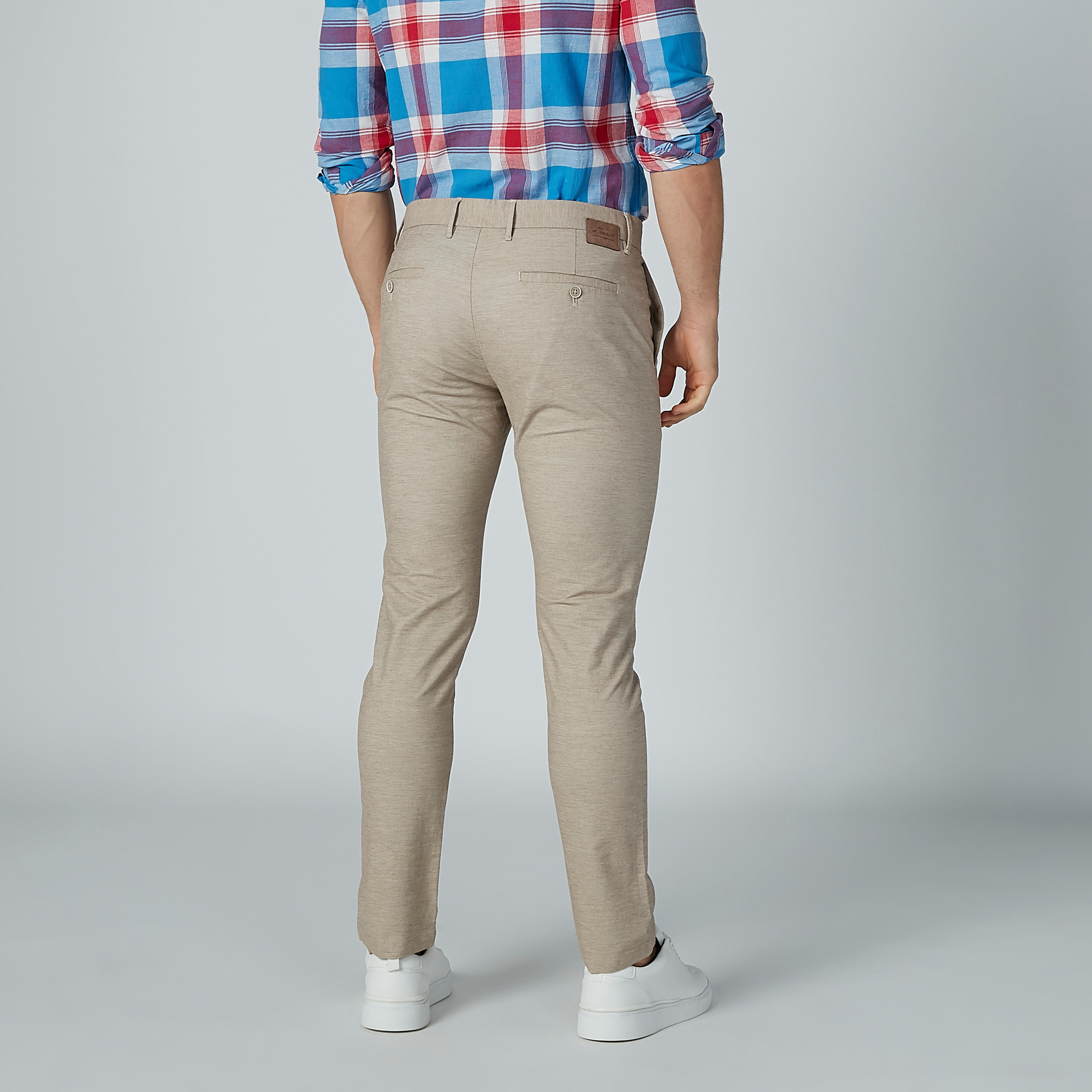 بنطال شينو طويل سادة بجيوب-men-clothing-bottoms-trousersandchinos-trousers-image-4