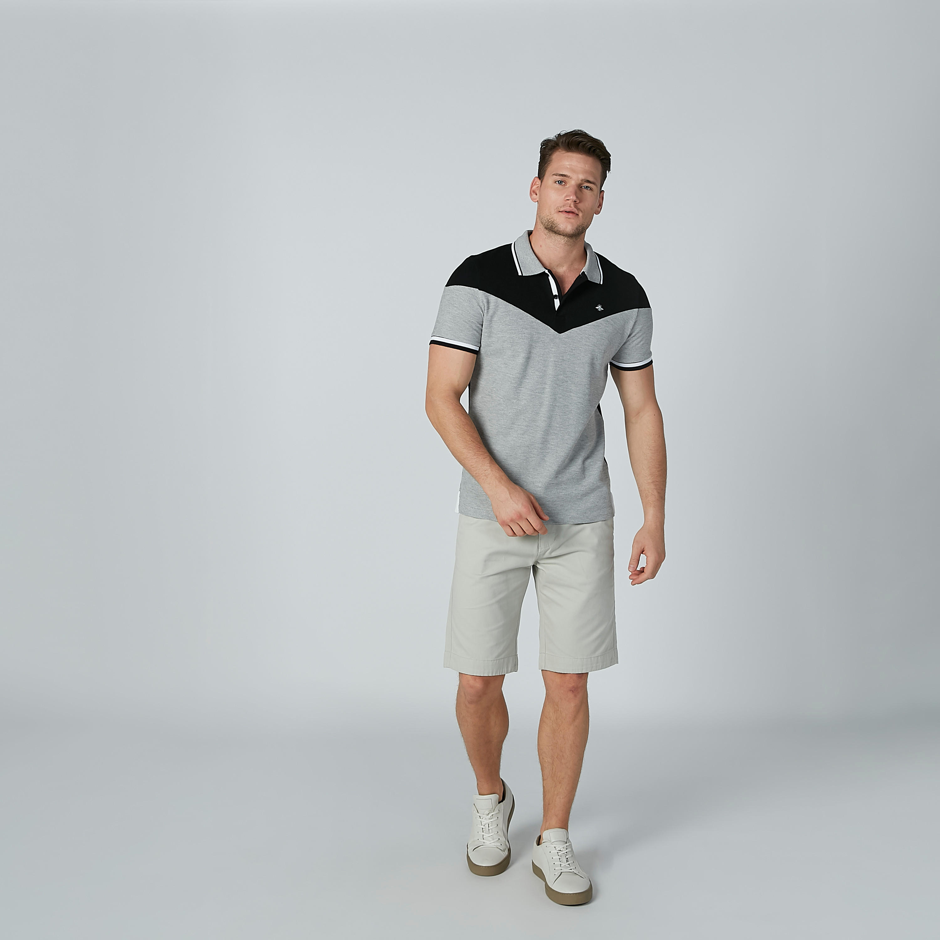 شورت سادة بجيوب-men-clothing-bottoms-shorts-image-2