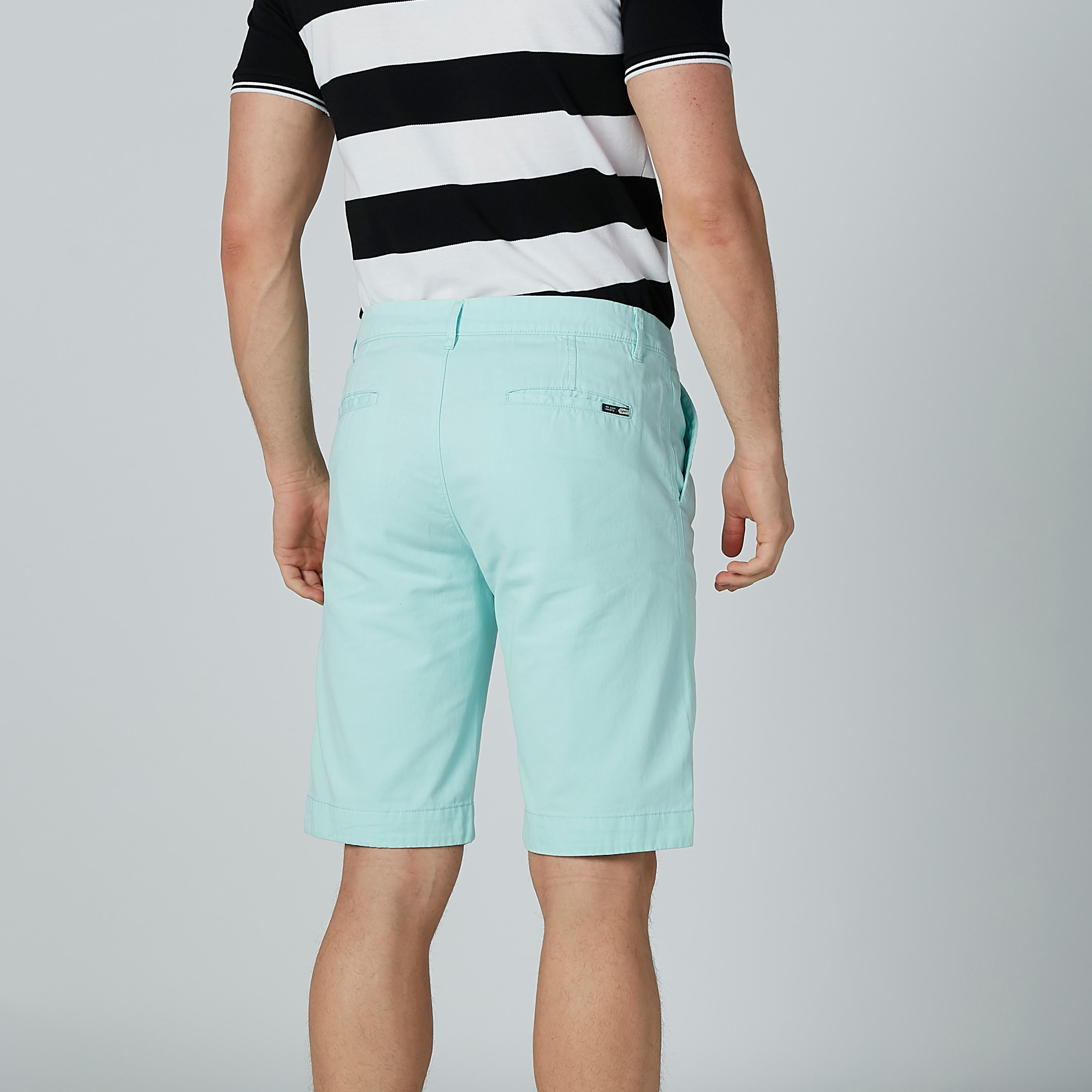 شورت سادة بسحّاب إغلاق وجيوب-men-clothing-bottoms-shorts-image-2