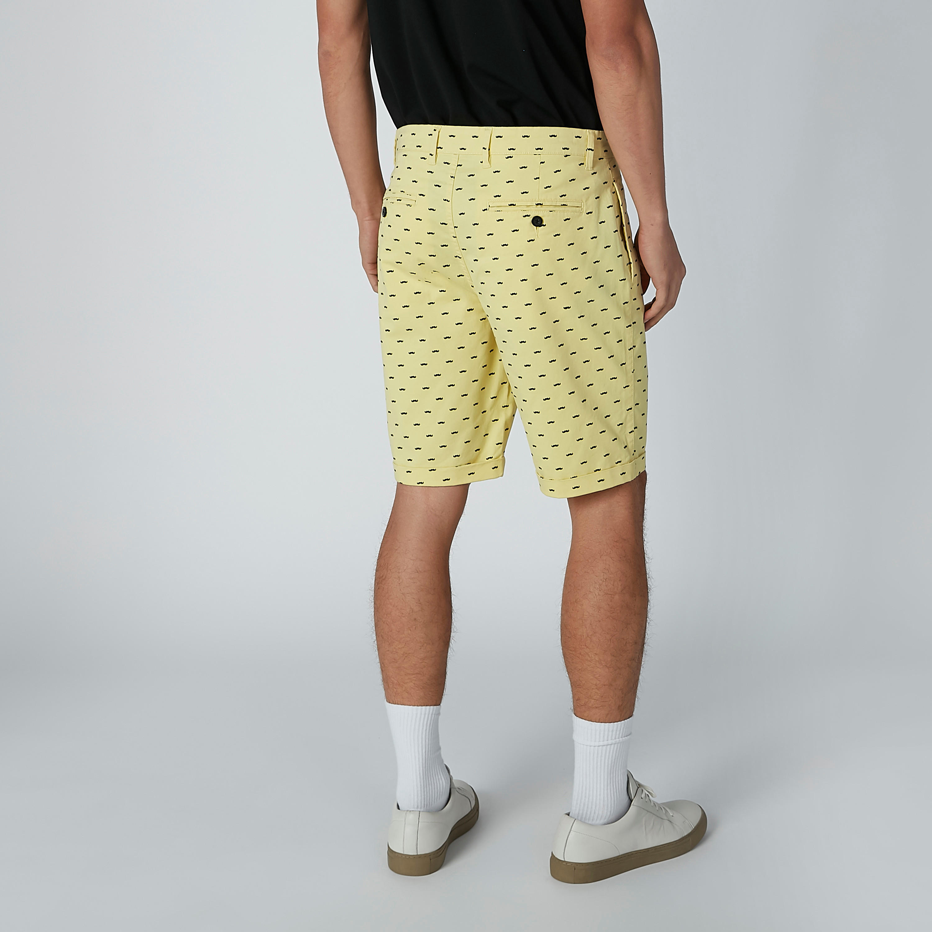 شورت بتفاصيل جيوب وطبعات-men-clothing-bottoms-shorts-image-3