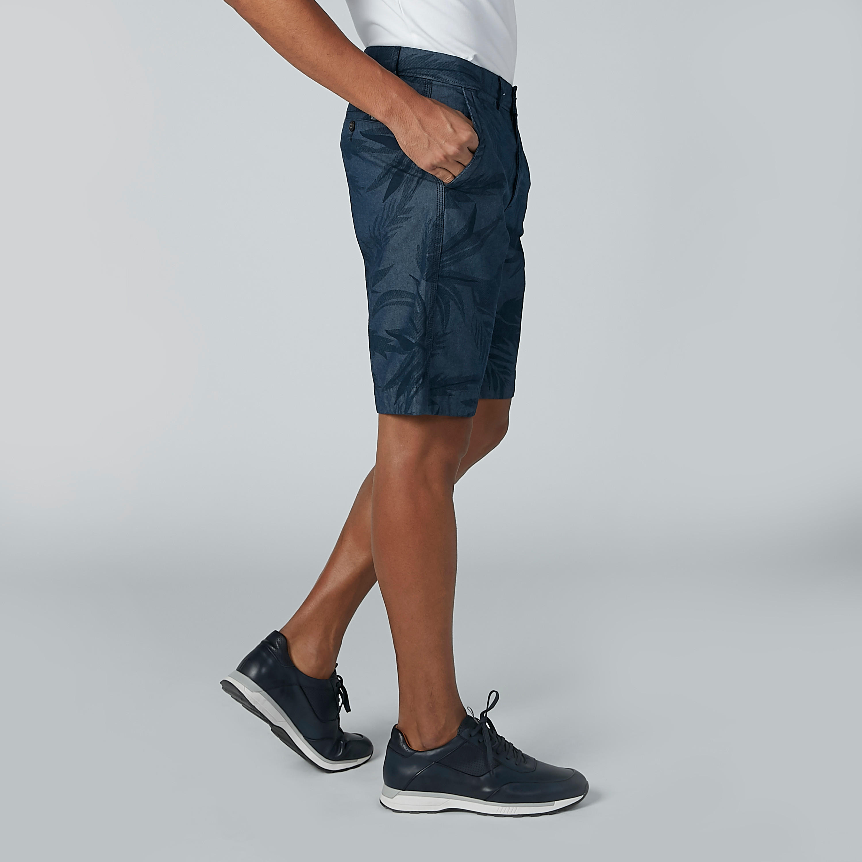 شورت بتفاصيل جيوب وطبعات-men-clothing-bottoms-shorts-image-3