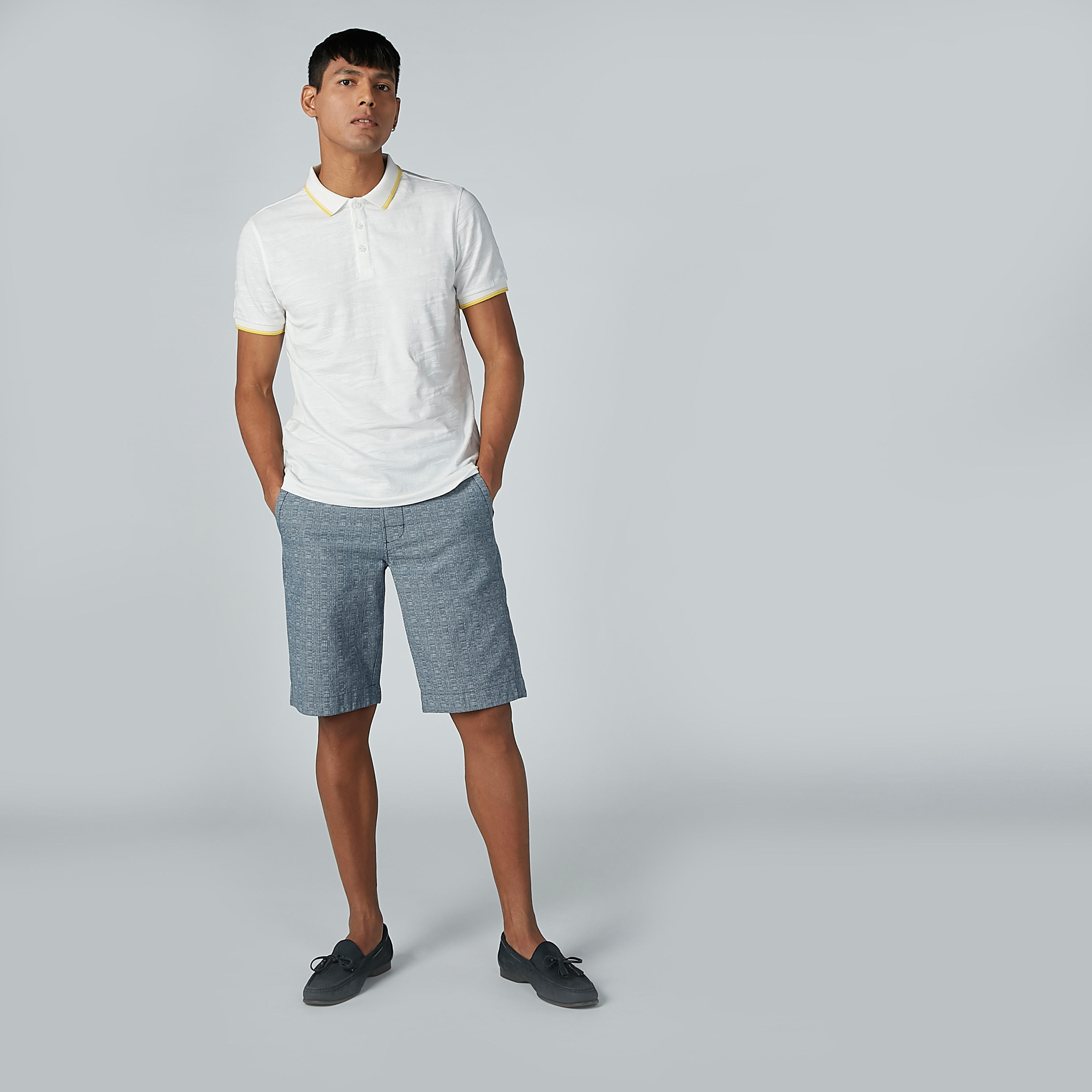 شورت بارز الملمس بجيوب-men-clothing-bottoms-shorts-image-5