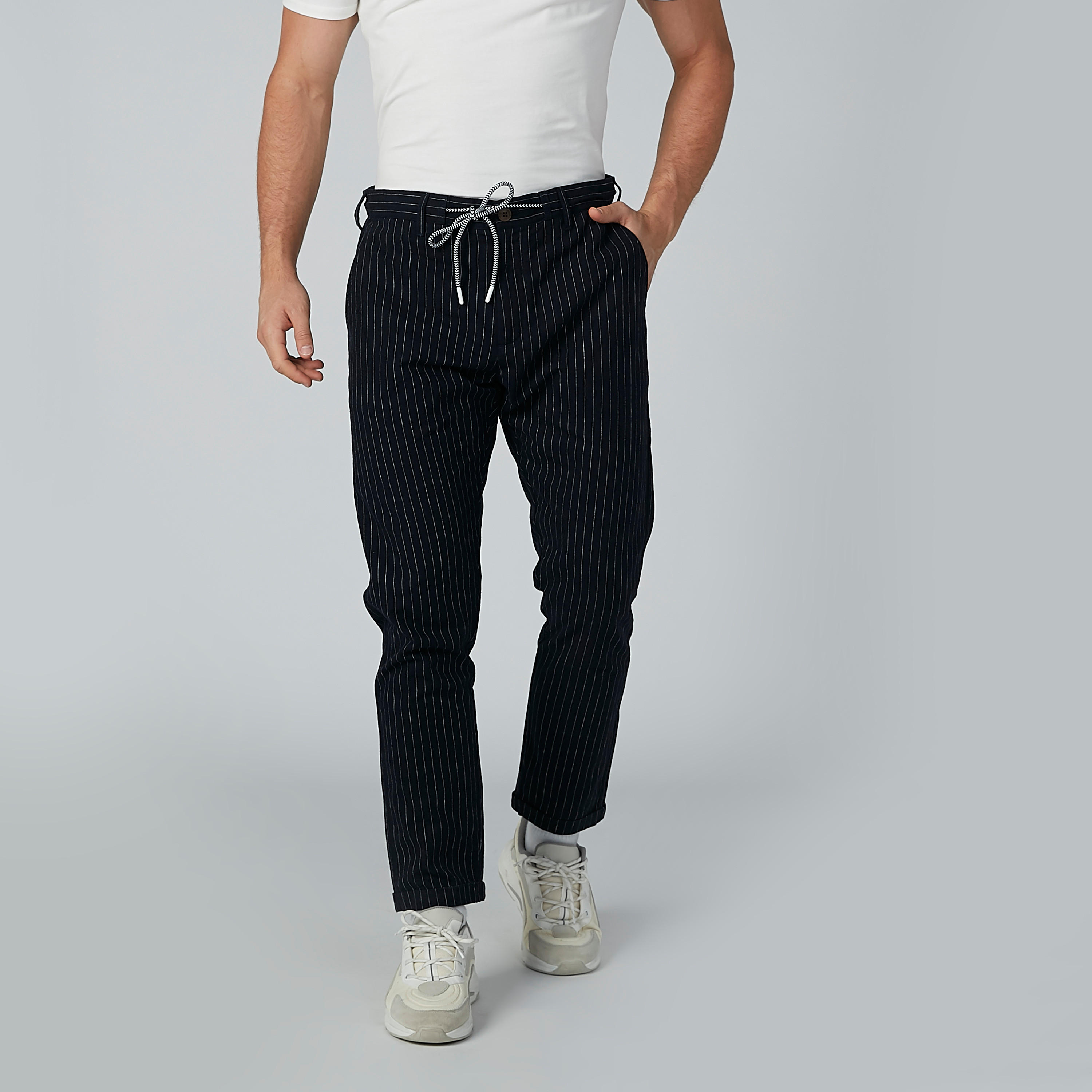 بنطال مقلم بجيوب-men-clothing-bottoms-trousersandchinos-trousers-image-1