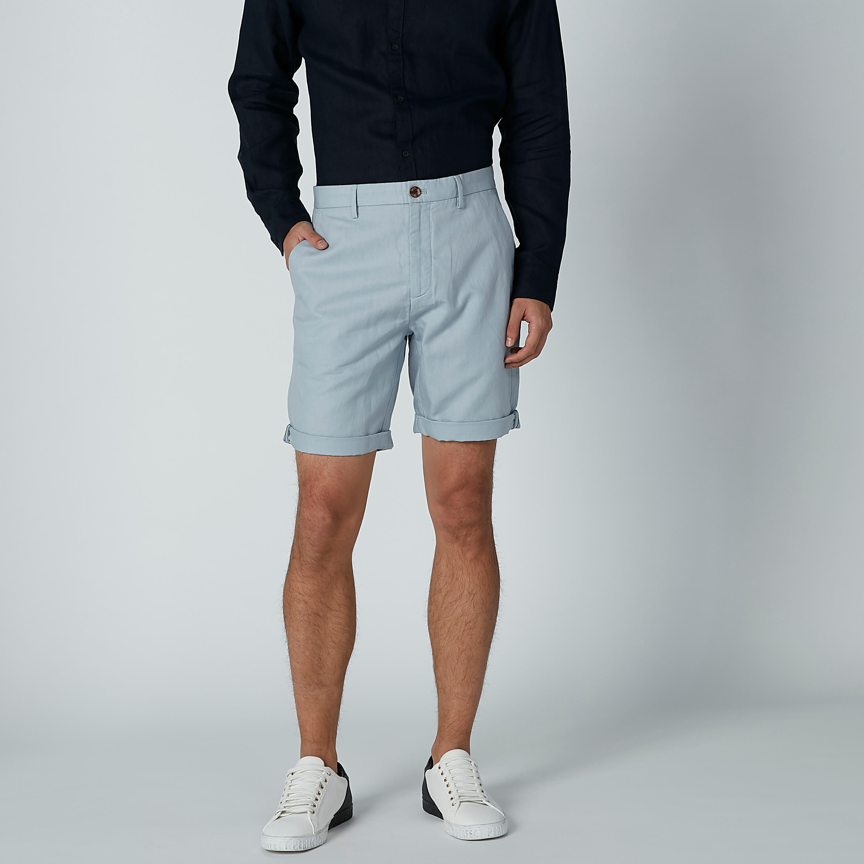 شورت سادة بسحّاب إغلاق وجيوب-men-clothing-bottoms-shorts-image-1