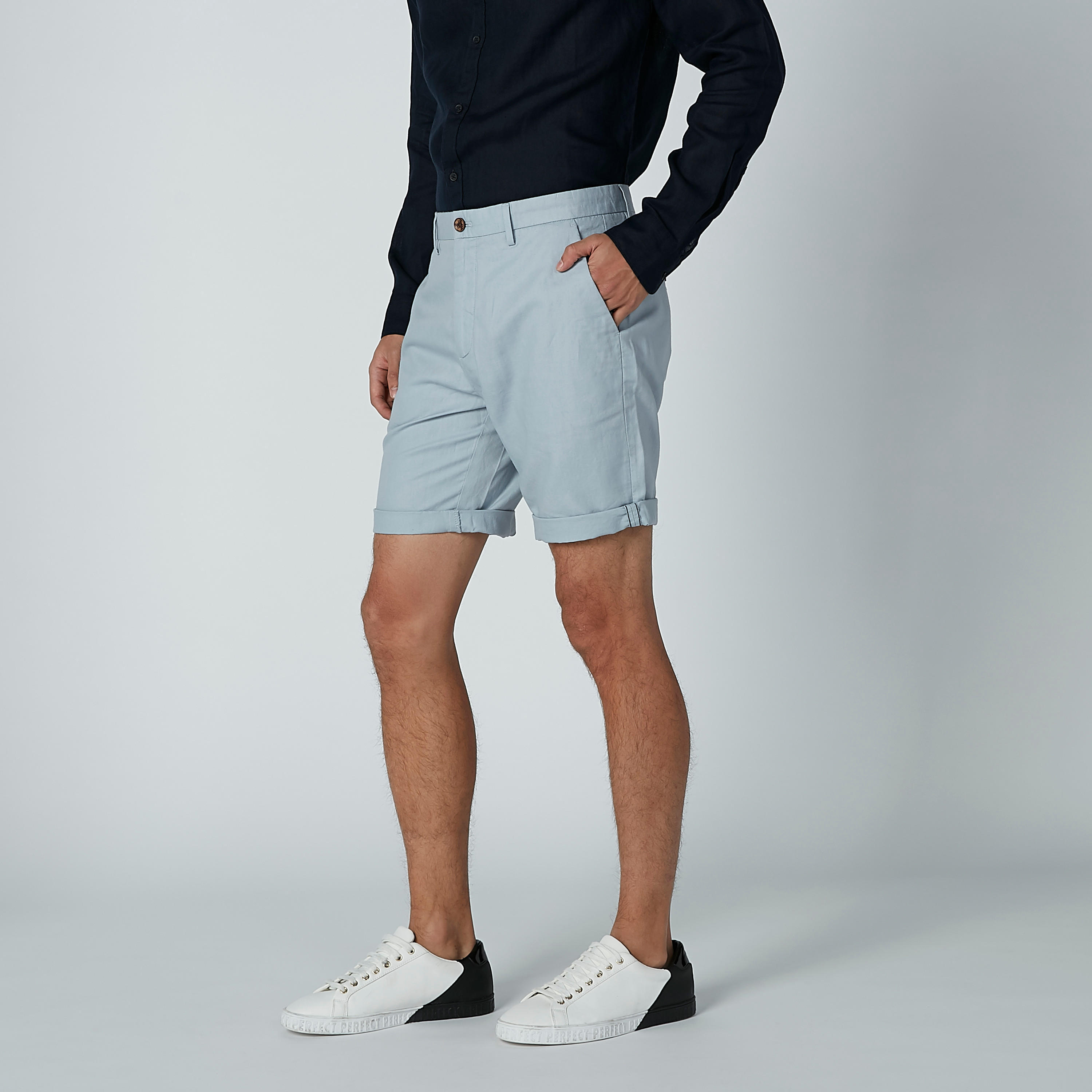 شورت سادة بسحّاب إغلاق وجيوب-men-clothing-bottoms-shorts-image-4