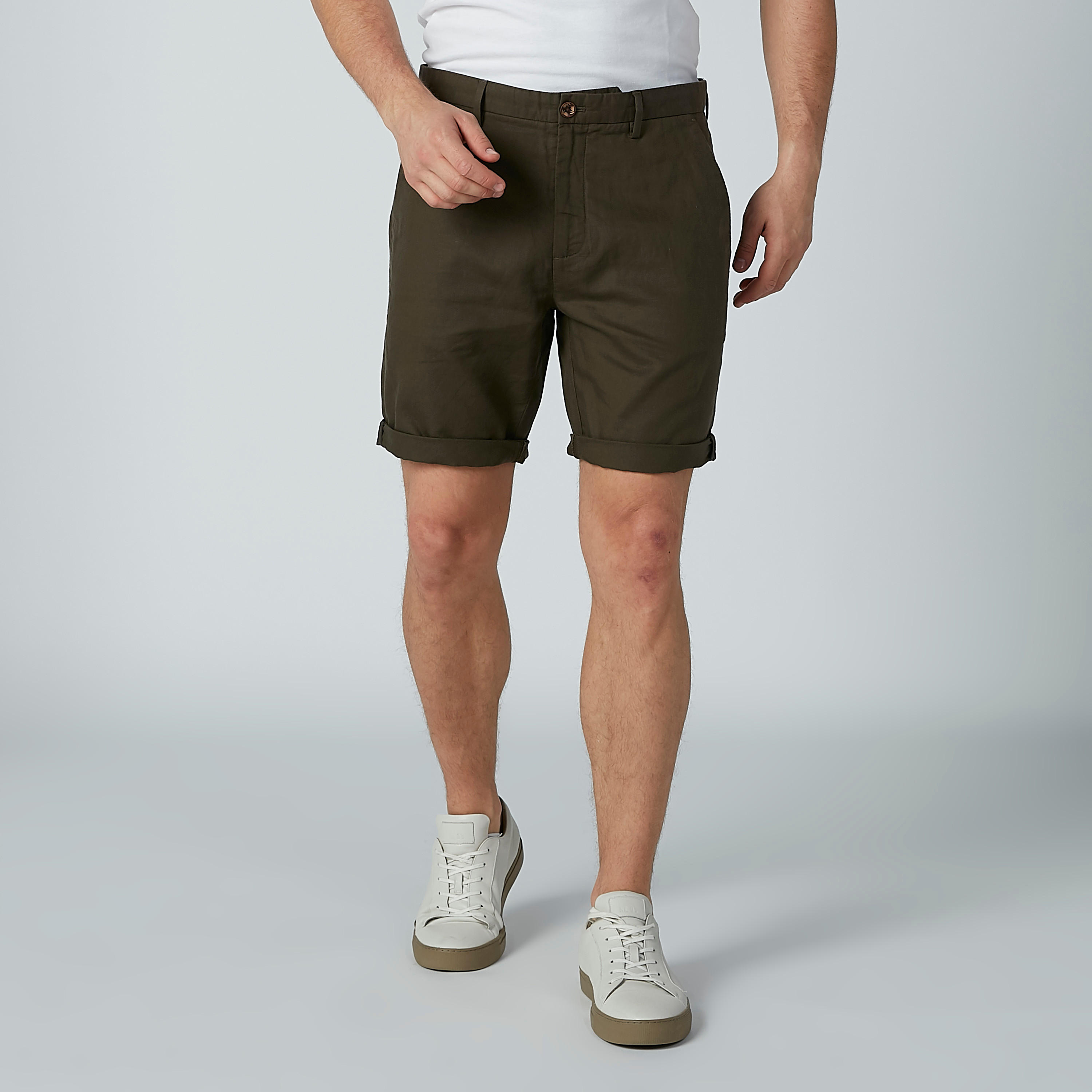 شورت سادة بجيوب وحلقات حزام-men-clothing-bottoms-shorts-image-1