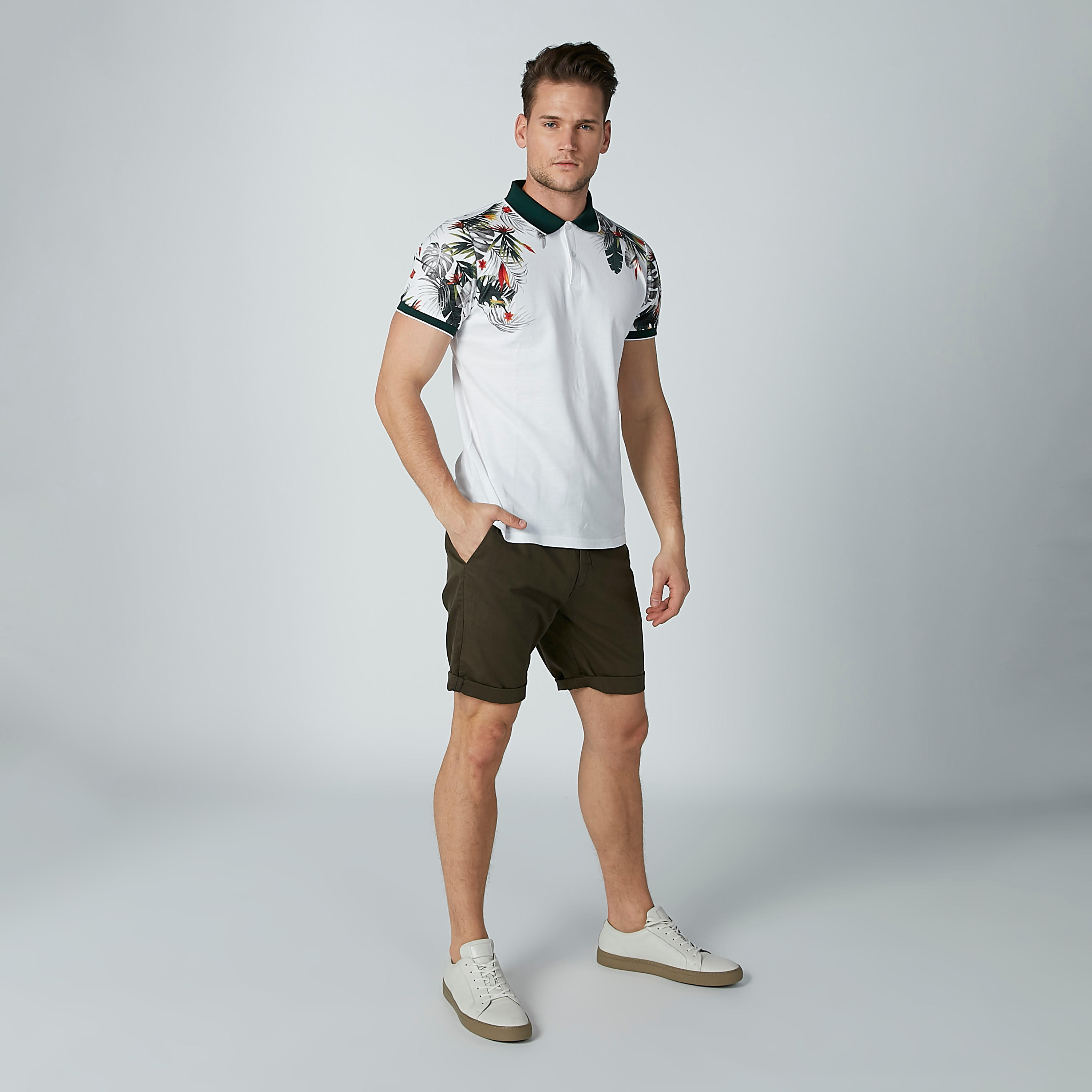 شورت سادة بجيوب وحلقات حزام-men-clothing-bottoms-shorts-image-2