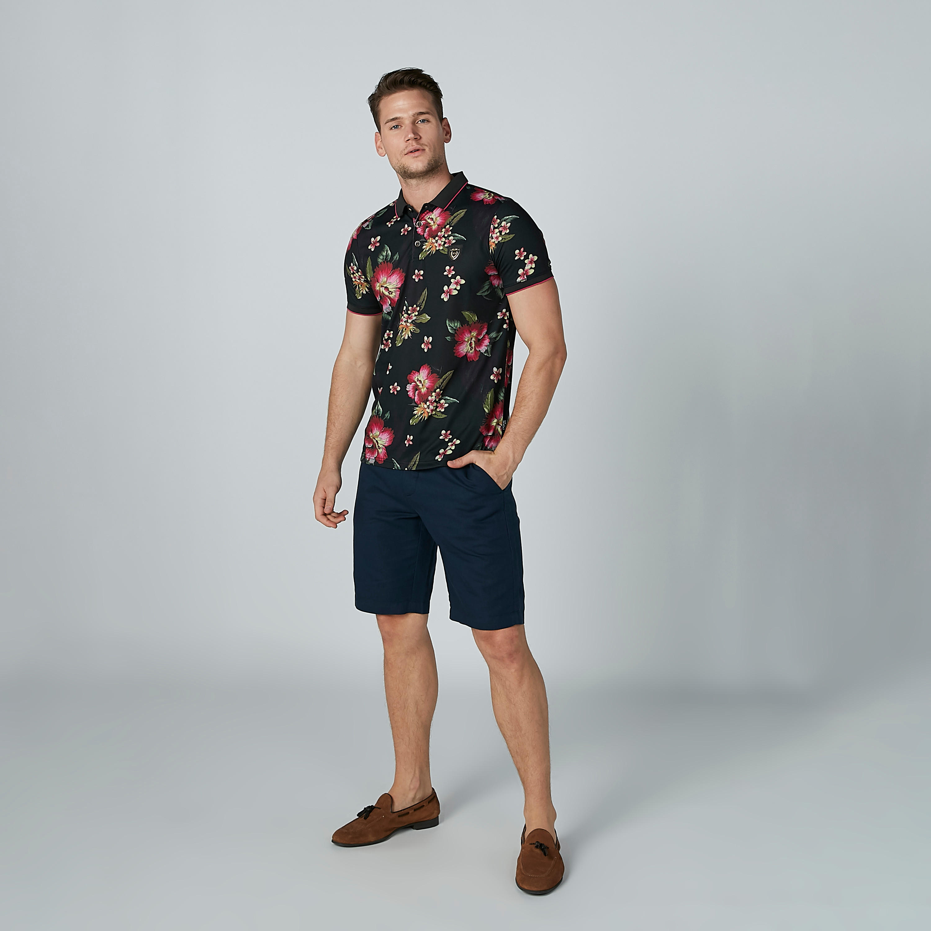 شورت سادة بجيوب-men-clothing-bottoms-shorts-image-1