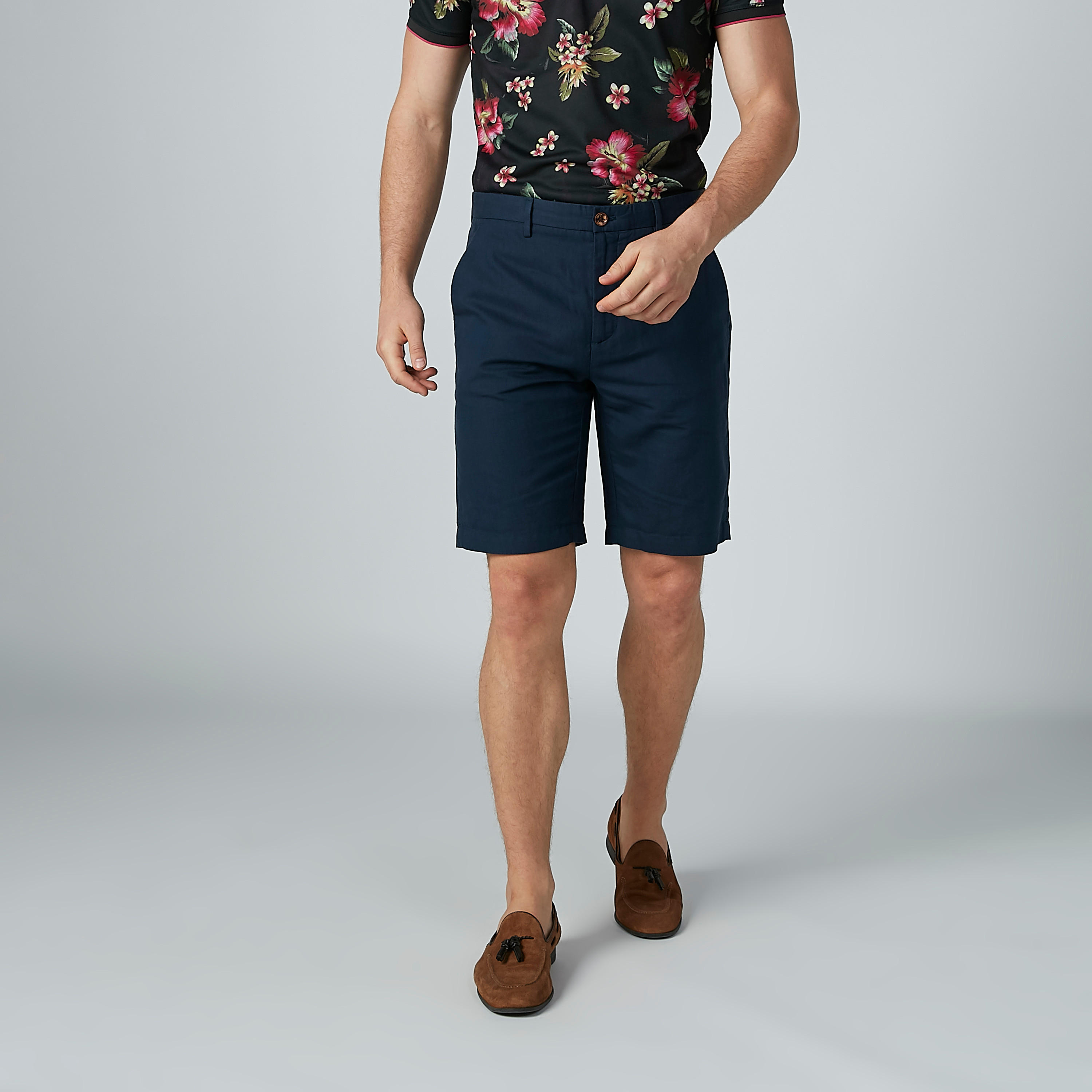 شورت سادة بجيوب-men-clothing-bottoms-shorts-image-2
