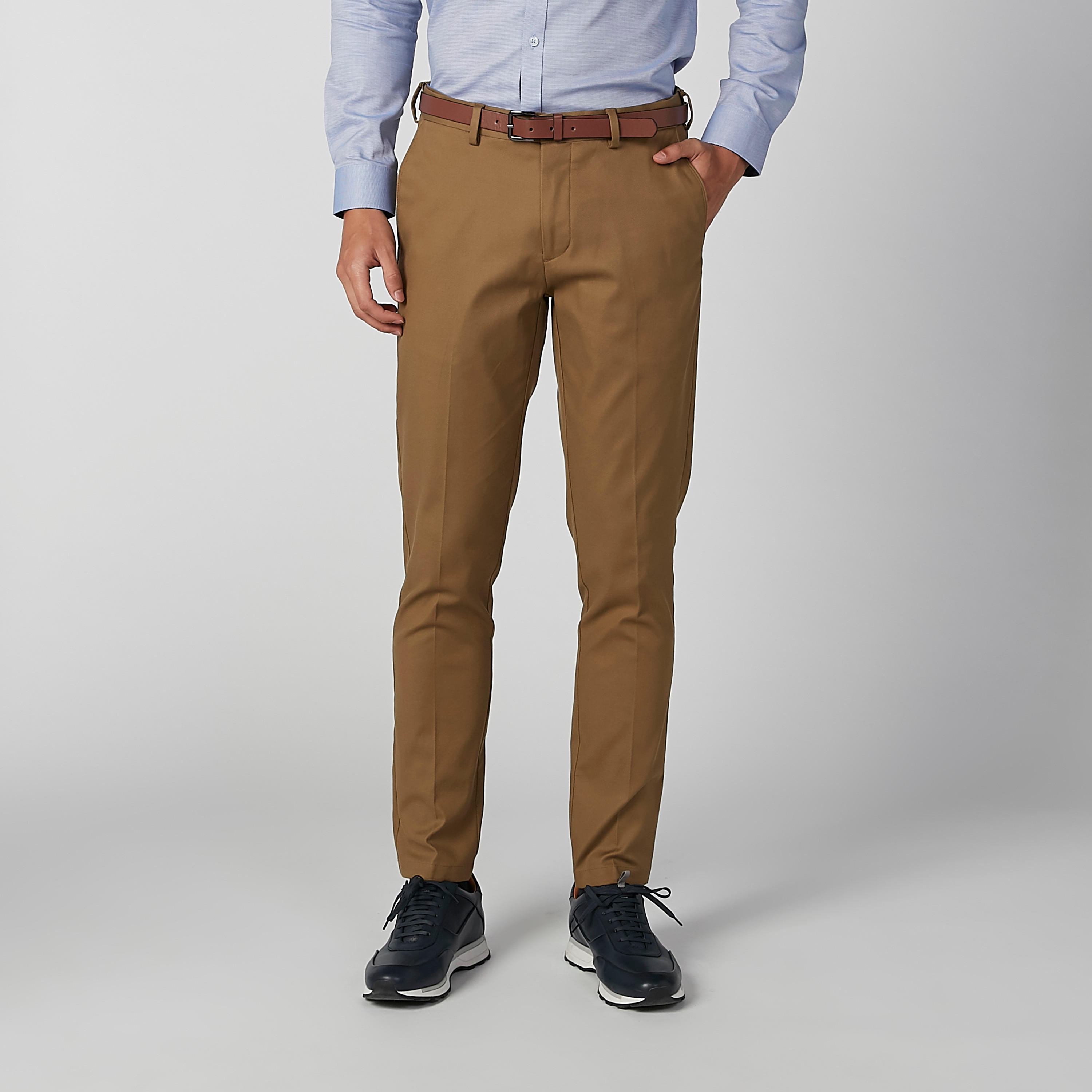 بنطلون شينو سادة سليم بجيوب من خامات مستدامة-men-clothing-bottoms-trousersandchinos-trousers-image-2