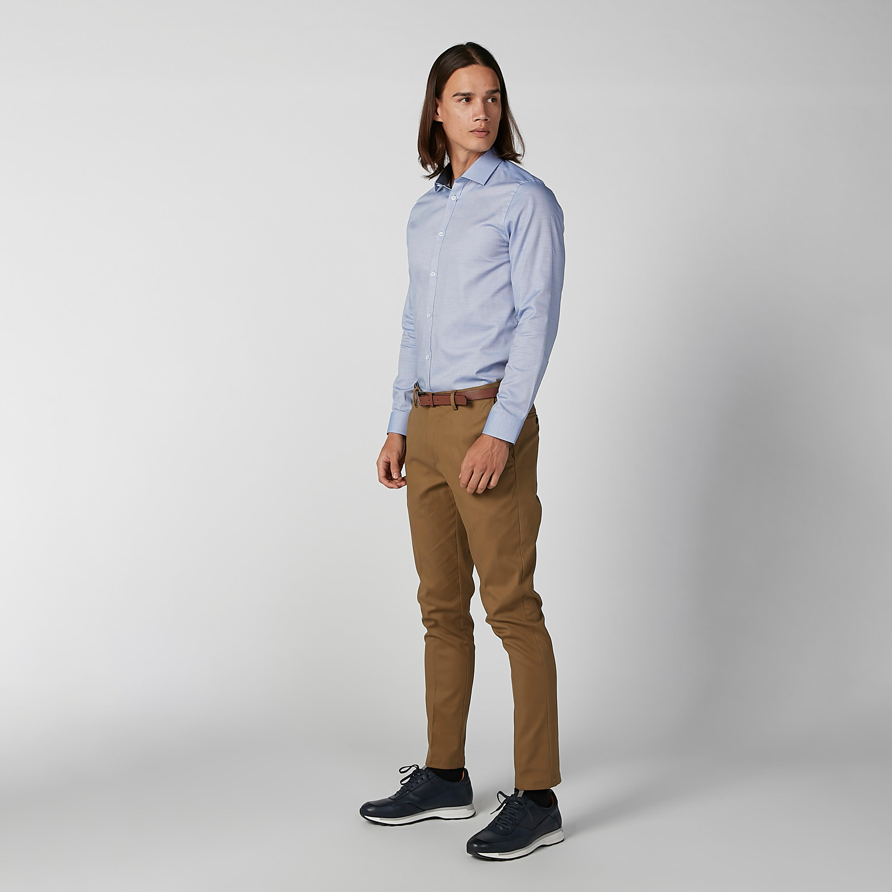 بنطلون شينو سادة سليم بجيوب من خامات مستدامة-men-clothing-bottoms-trousersandchinos-trousers-image-3
