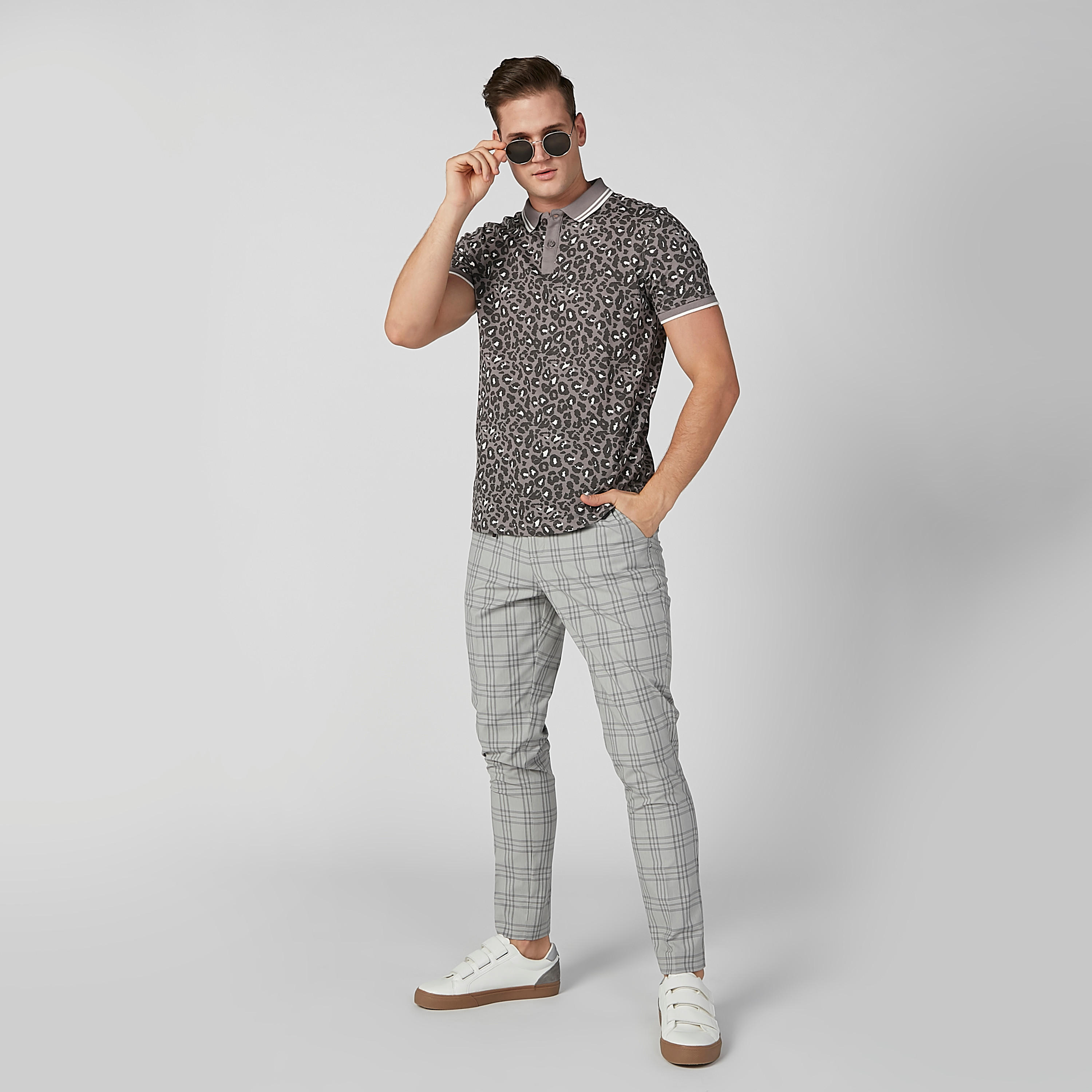 بنطال شينو كاروهات بقصّة سليم وجيوب-men-clothing-bottoms-trousersandchinos-trousers-image-2