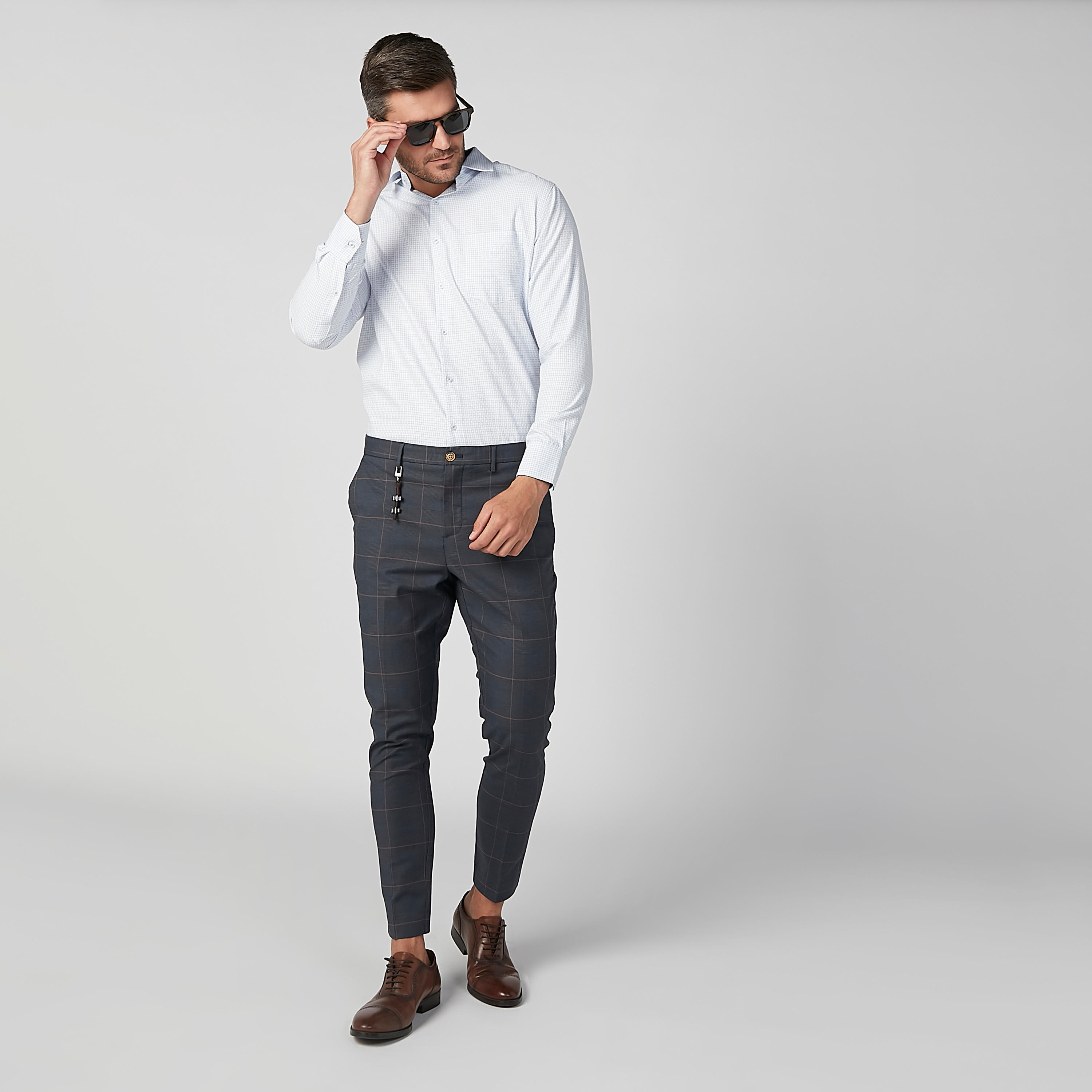بنطال شينو كاروهات طويل بقصّة سليم وجيوب-men-clothing-bottoms-trousersandchinos-trousers-image-2