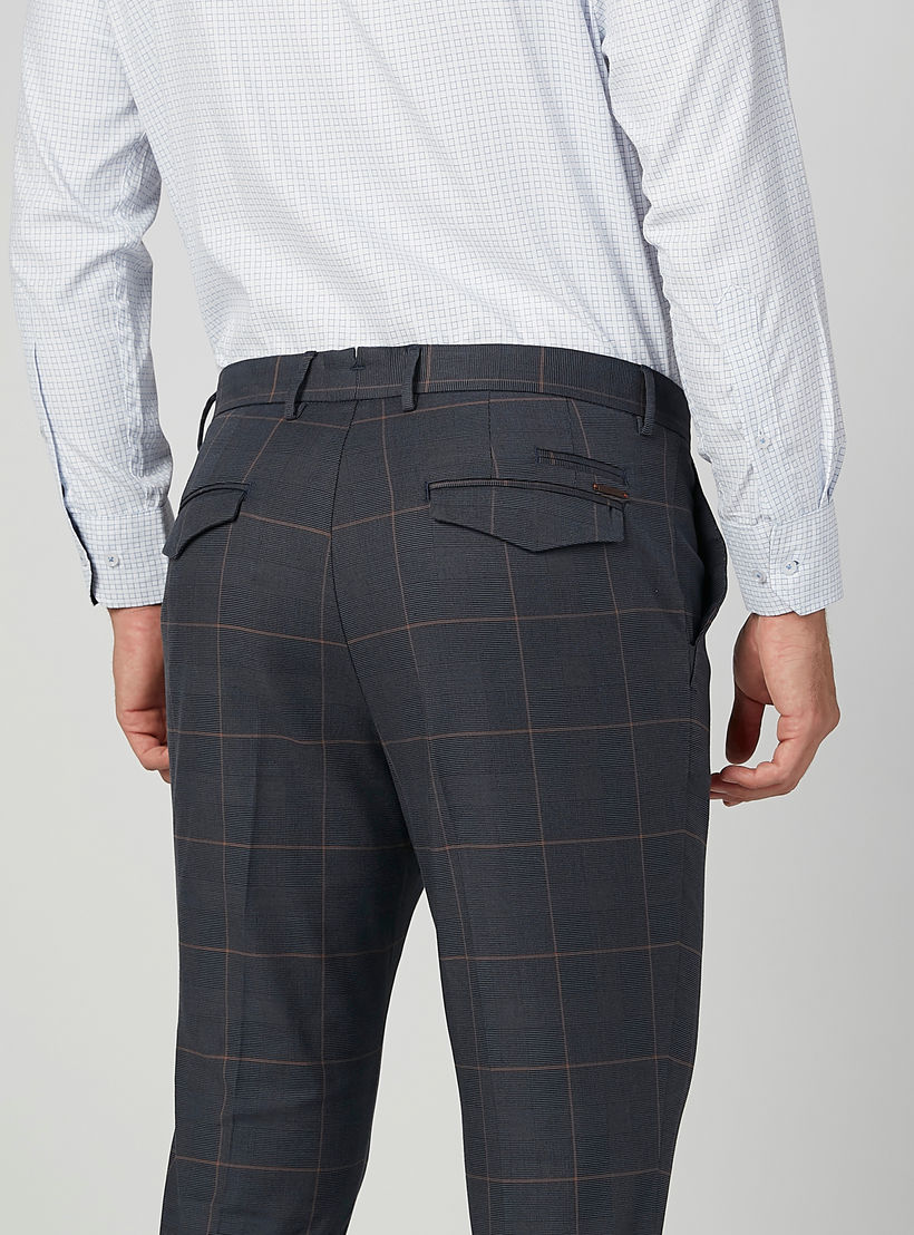 بنطال شينو كاروهات طويل بقصّة سليم وجيوب-men-clothing-bottoms-trousersandchinos-trousers-image-5