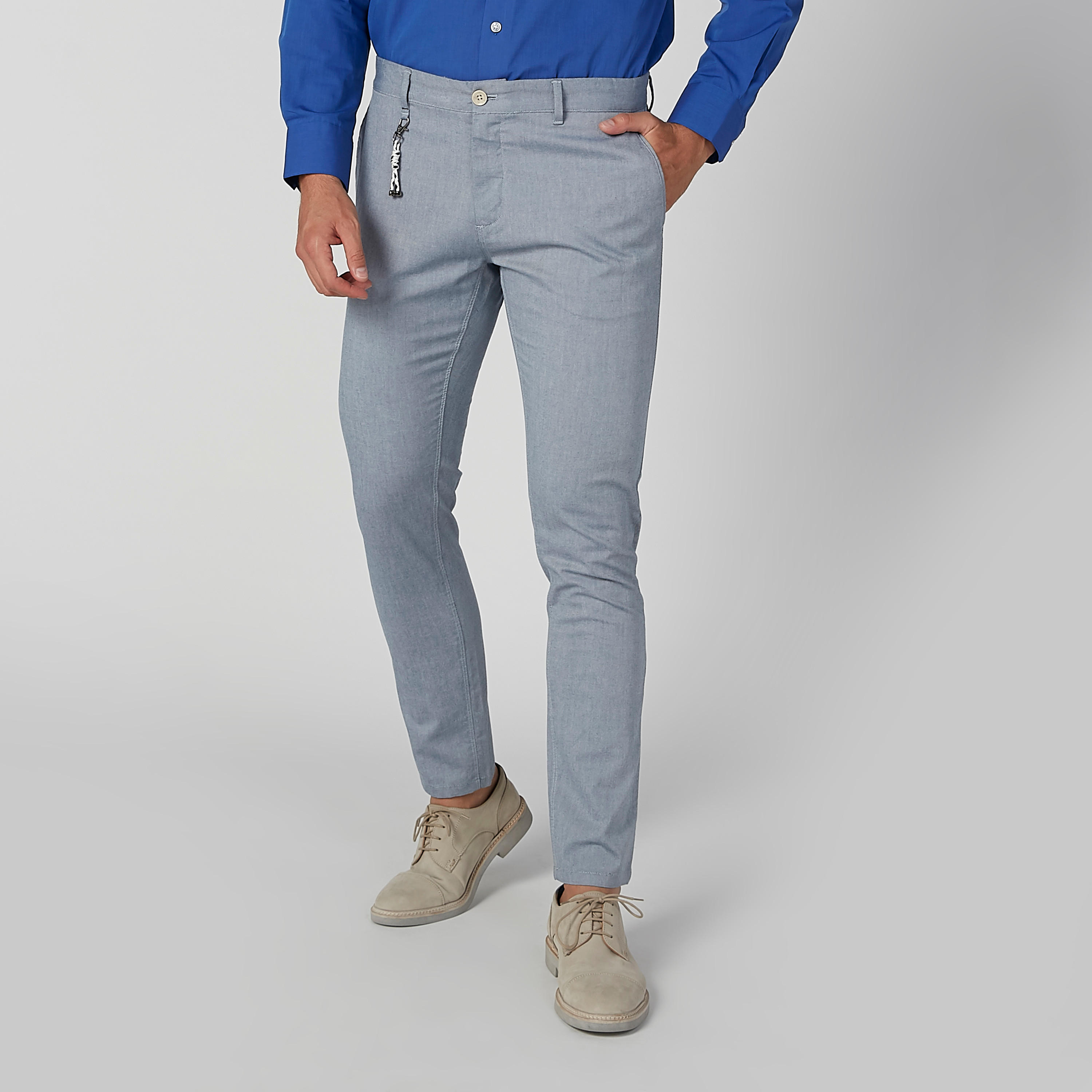 بنطال شينو طويل سادة بقصّة سليم وخصر متوسط الارتفاع وجيوب-men-clothing-bottoms-trousersandchinos-trousers-image-1