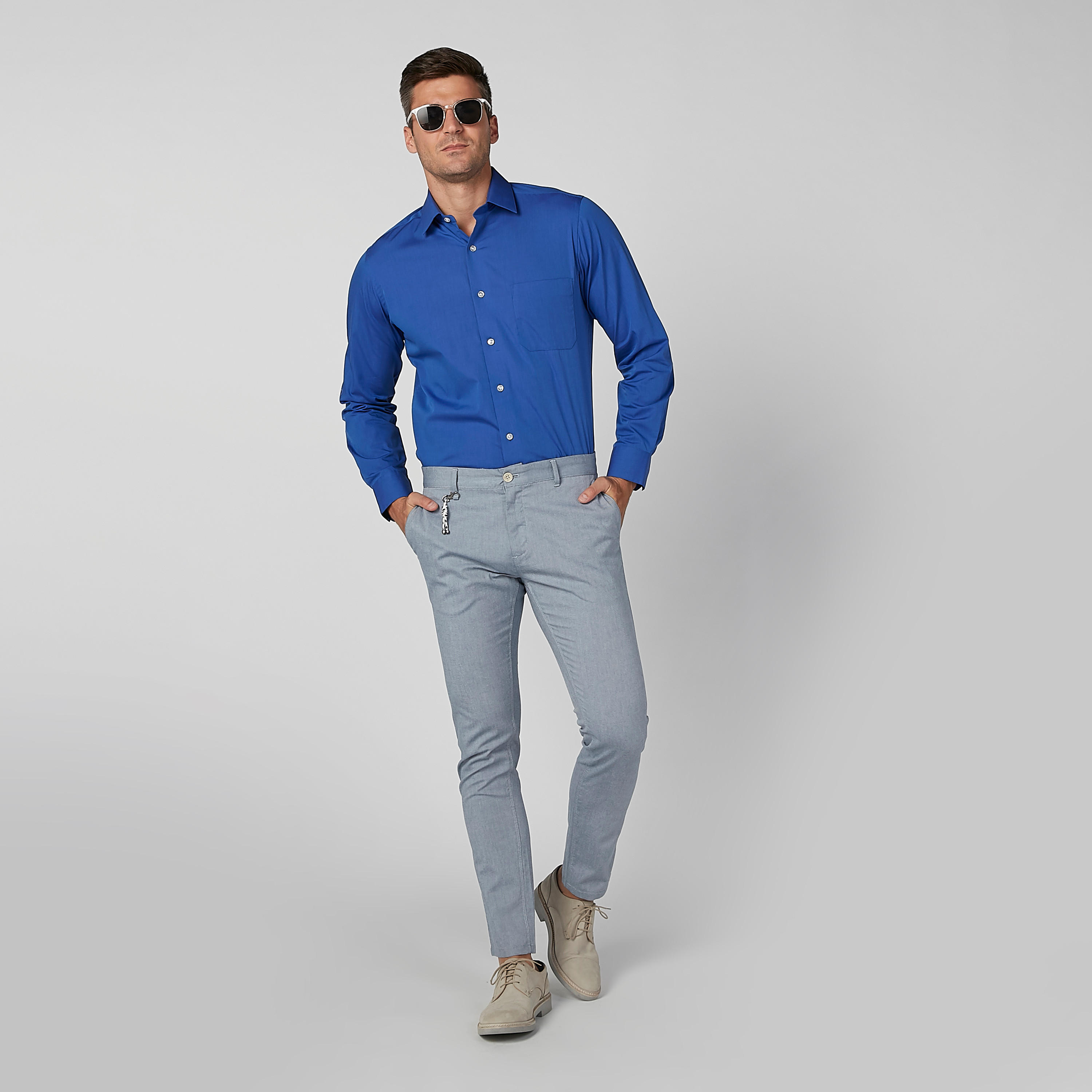 بنطال شينو طويل سادة بقصّة سليم وخصر متوسط الارتفاع وجيوب-men-clothing-bottoms-trousersandchinos-trousers-image-2