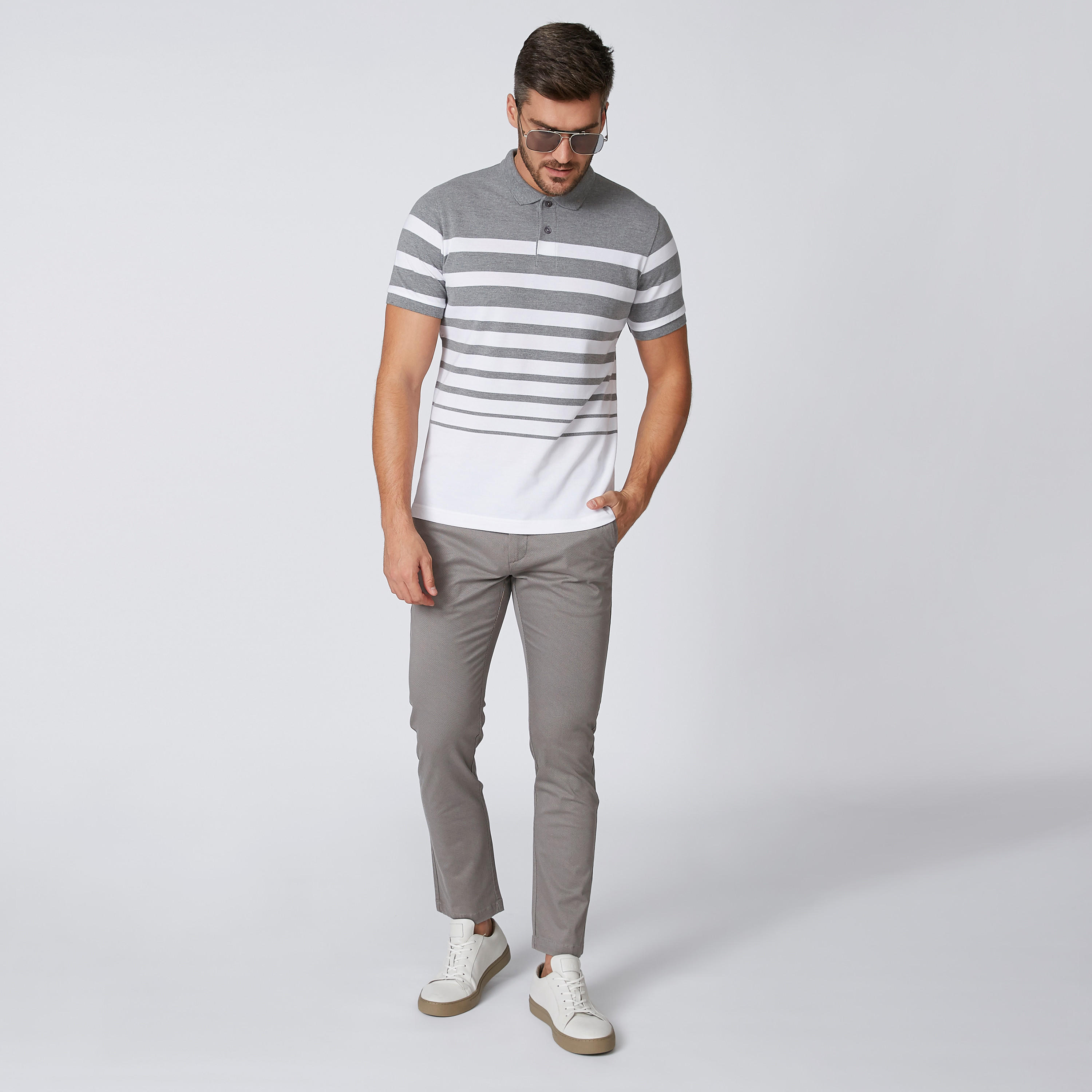 بنطلون شينو سادة بقصّة سليم وخصر متوسط الارتفاع وجيوب-men-clothing-bottoms-trousersandchinos-trousers-image-2