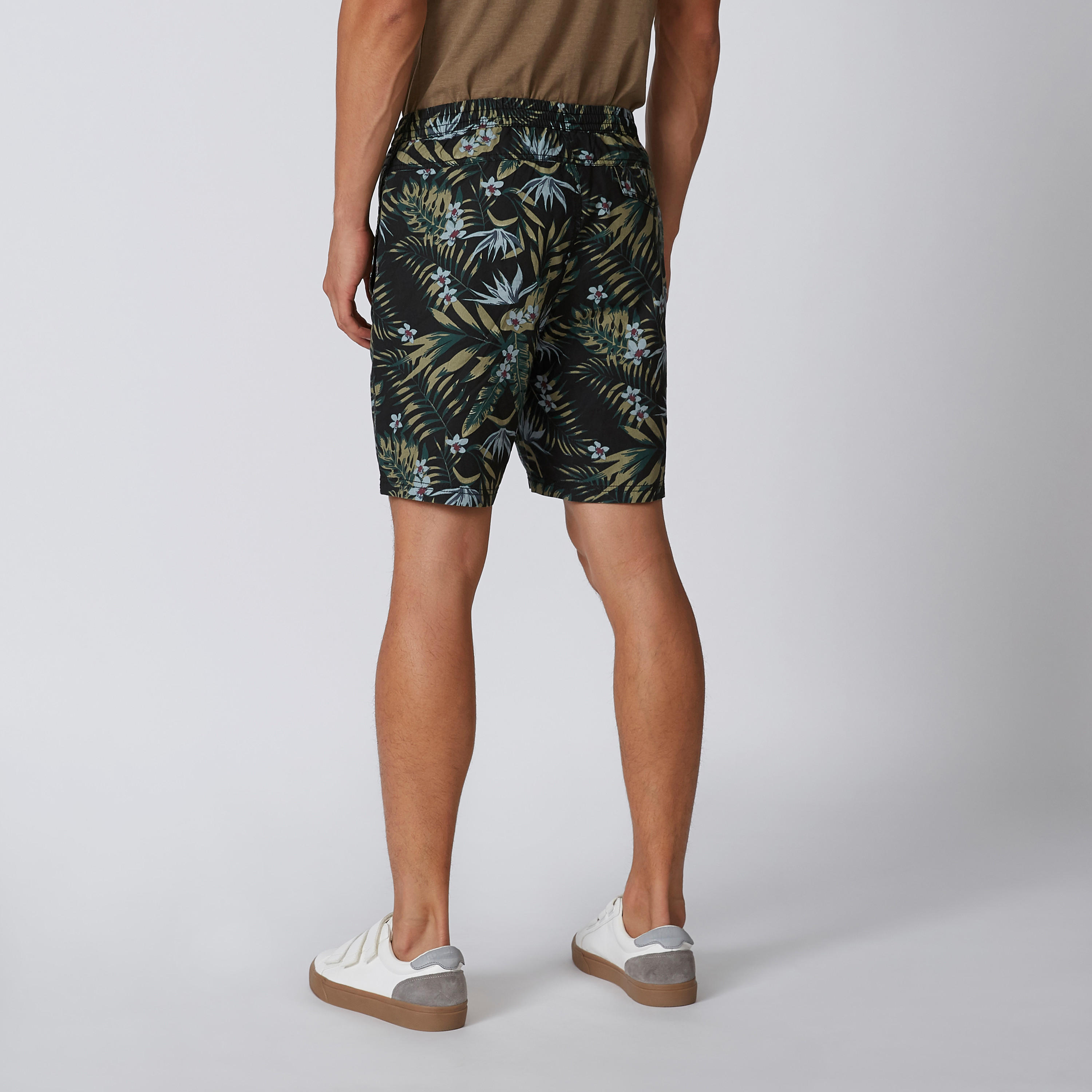 شورت مستدام متوسط الارتفاع بقصّة سليم ورباط خصر مطّاطي -men-clothing-bottoms-shorts-image-2