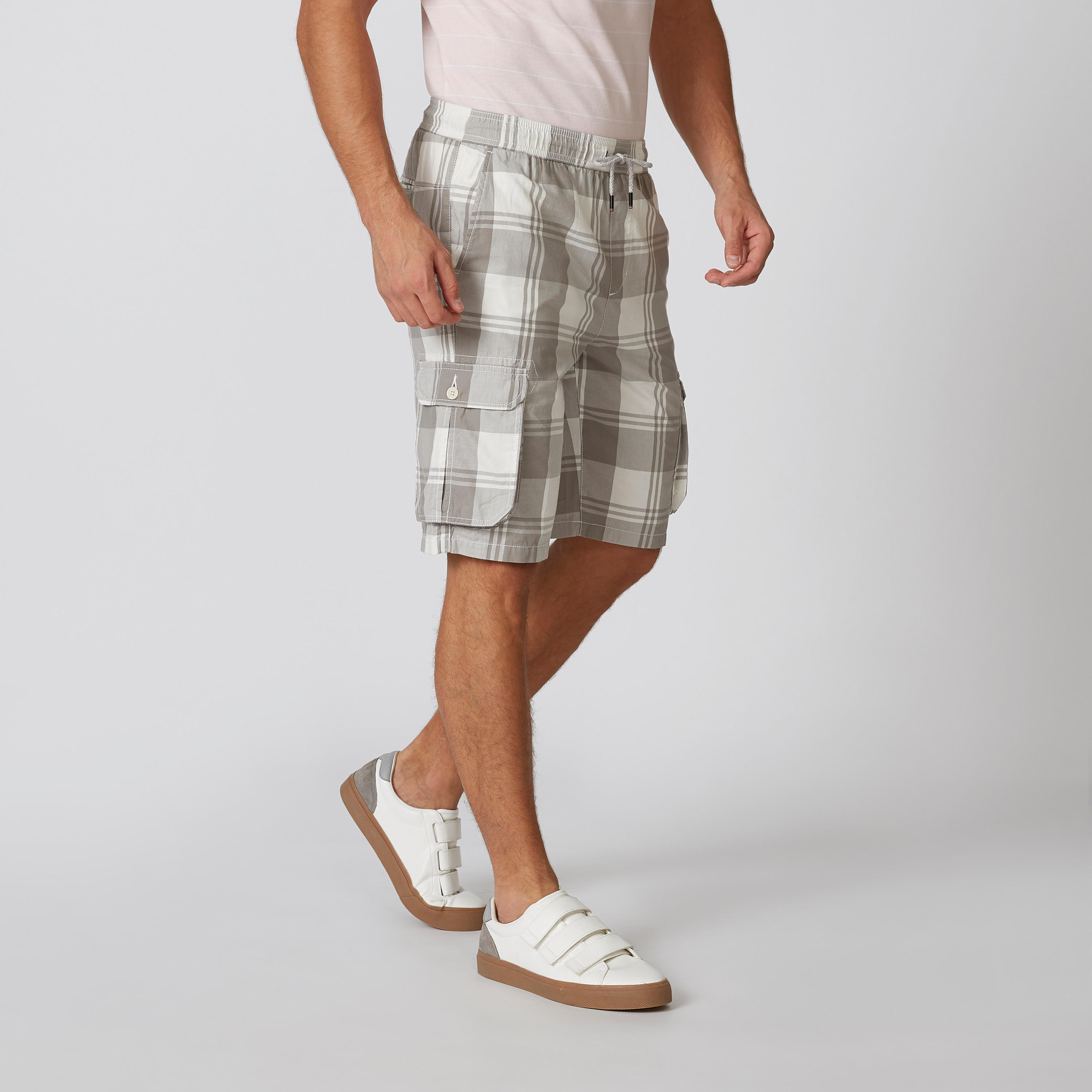 شورت كاروهات بقصّة سليم وخصر مطّاطي متوسط الارتفاع-men-clothing-bottoms-shorts-image-1