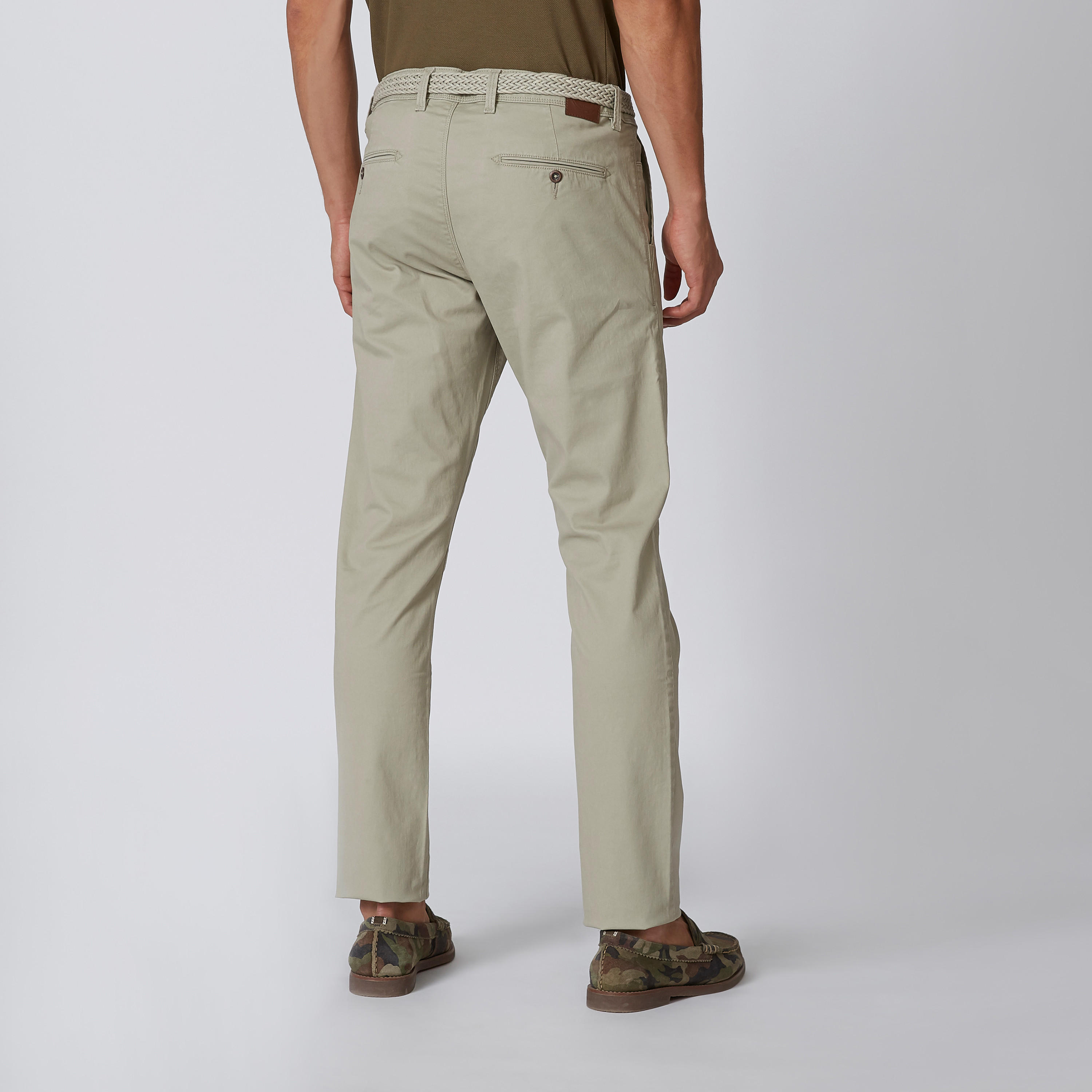 بنطال سادة طويل بجيوب وحلقات للحزام-men-clothing-bottoms-trousersandchinos-trousers-image-2