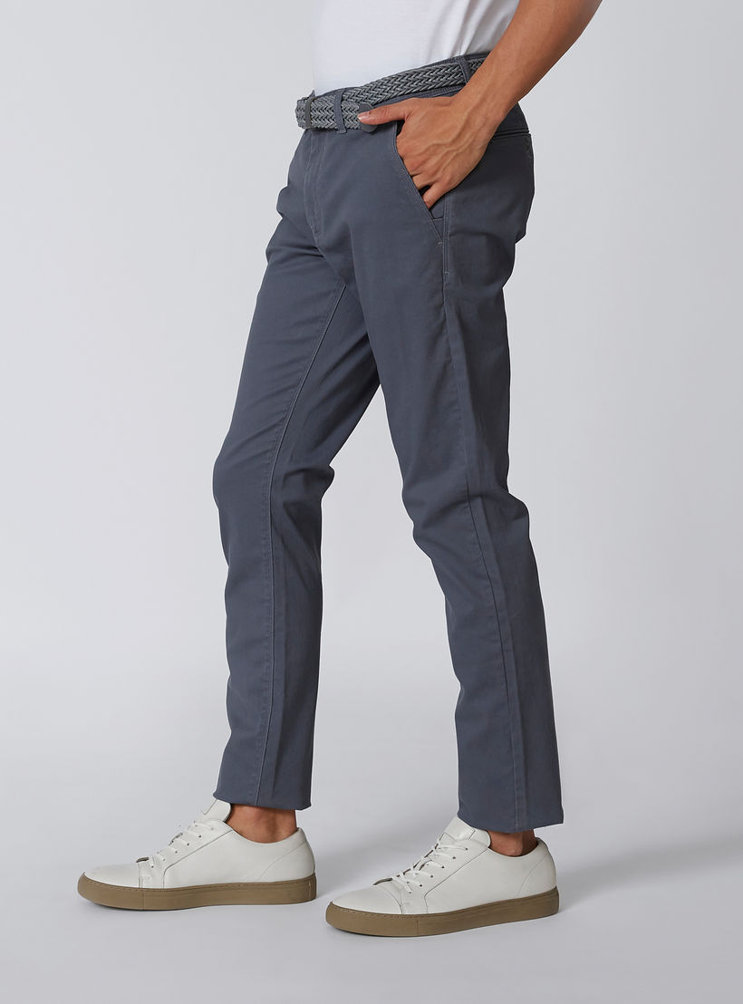 بنطال سادة طويل بجيوب وحلقات للحزام-men-clothing-bottoms-trousersandchinos-trousers-image-4