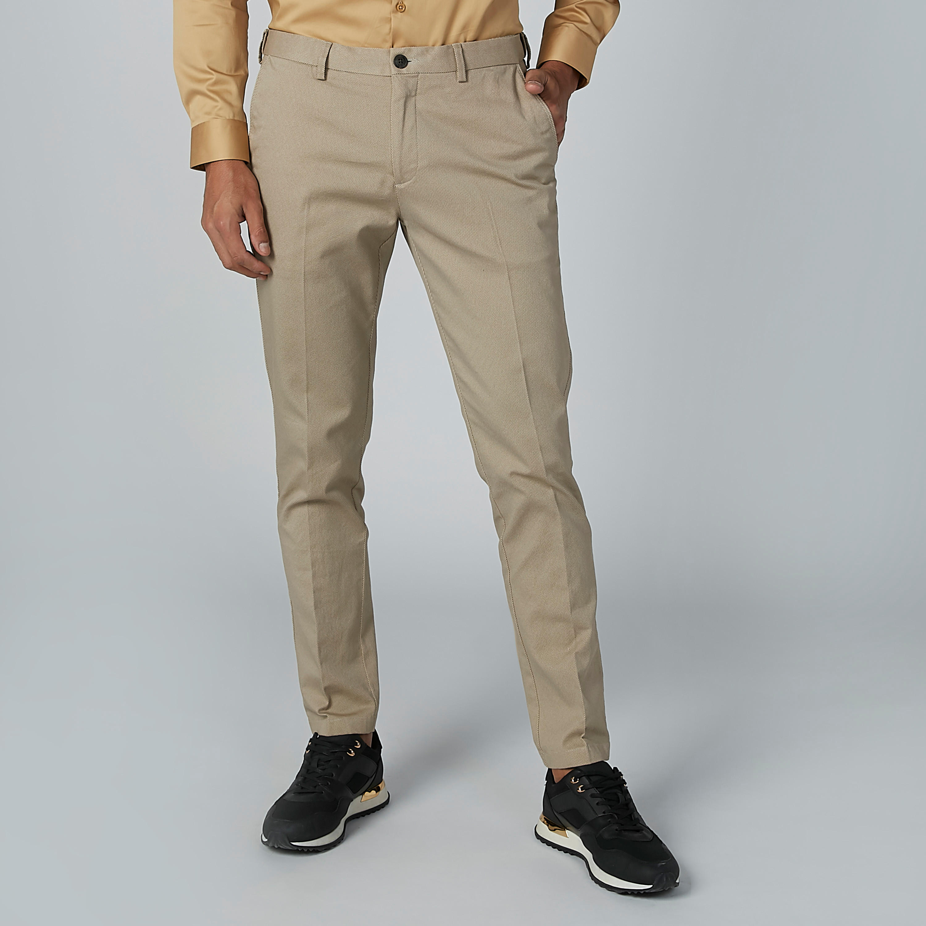 بنطال سادة بقصّة سليم وخصر متوسط الارتفاع وجيوب-men-clothing-bottoms-trousersandchinos-trousers-image-1