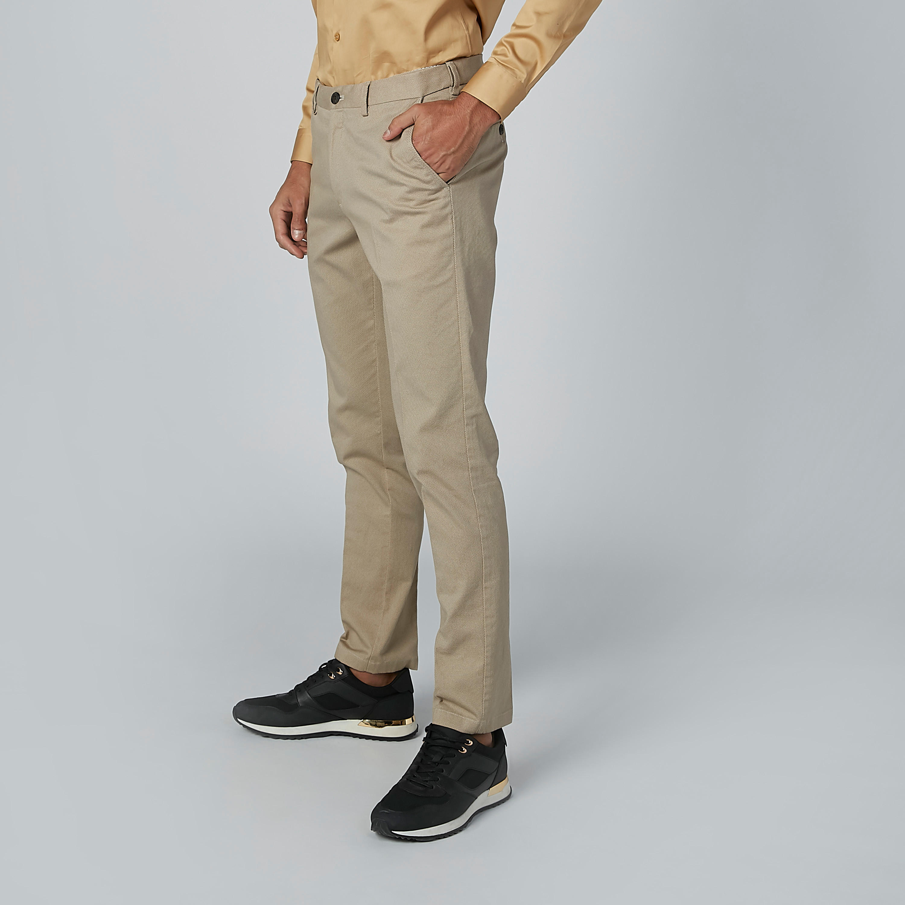 بنطال سادة بقصّة سليم وخصر متوسط الارتفاع وجيوب-men-clothing-bottoms-trousersandchinos-trousers-image-4