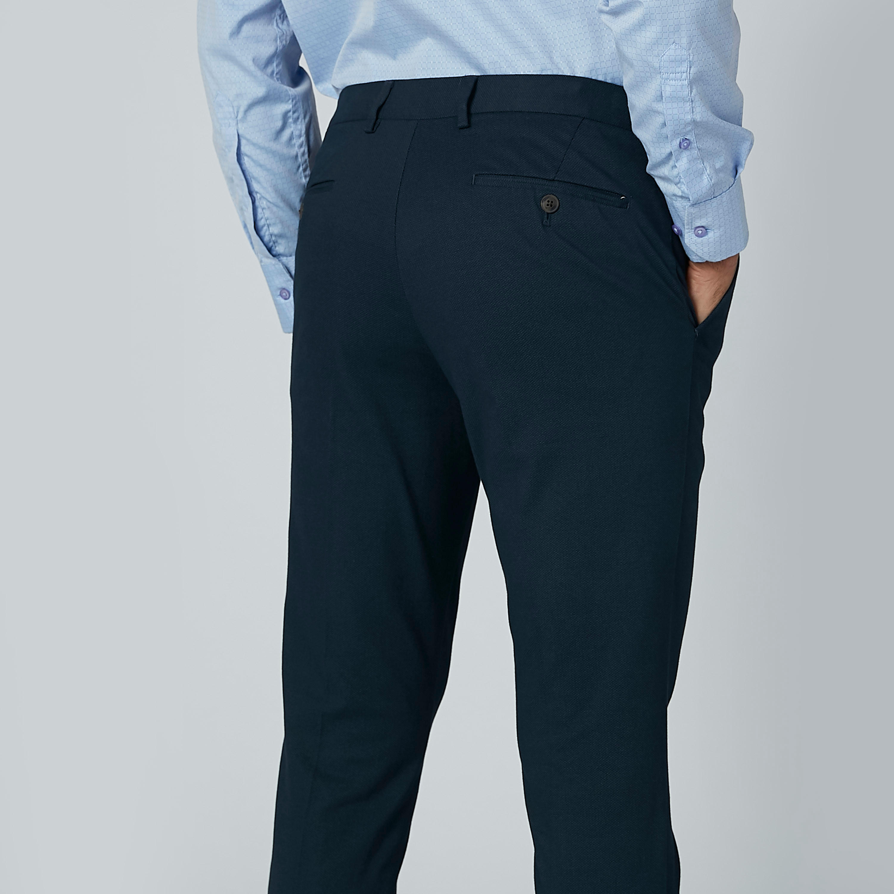بنطال سادة بقصّة سليم وخصر متوسط الارتفاع وجيوب-men-clothing-bottoms-trousersandchinos-trousers-image-23