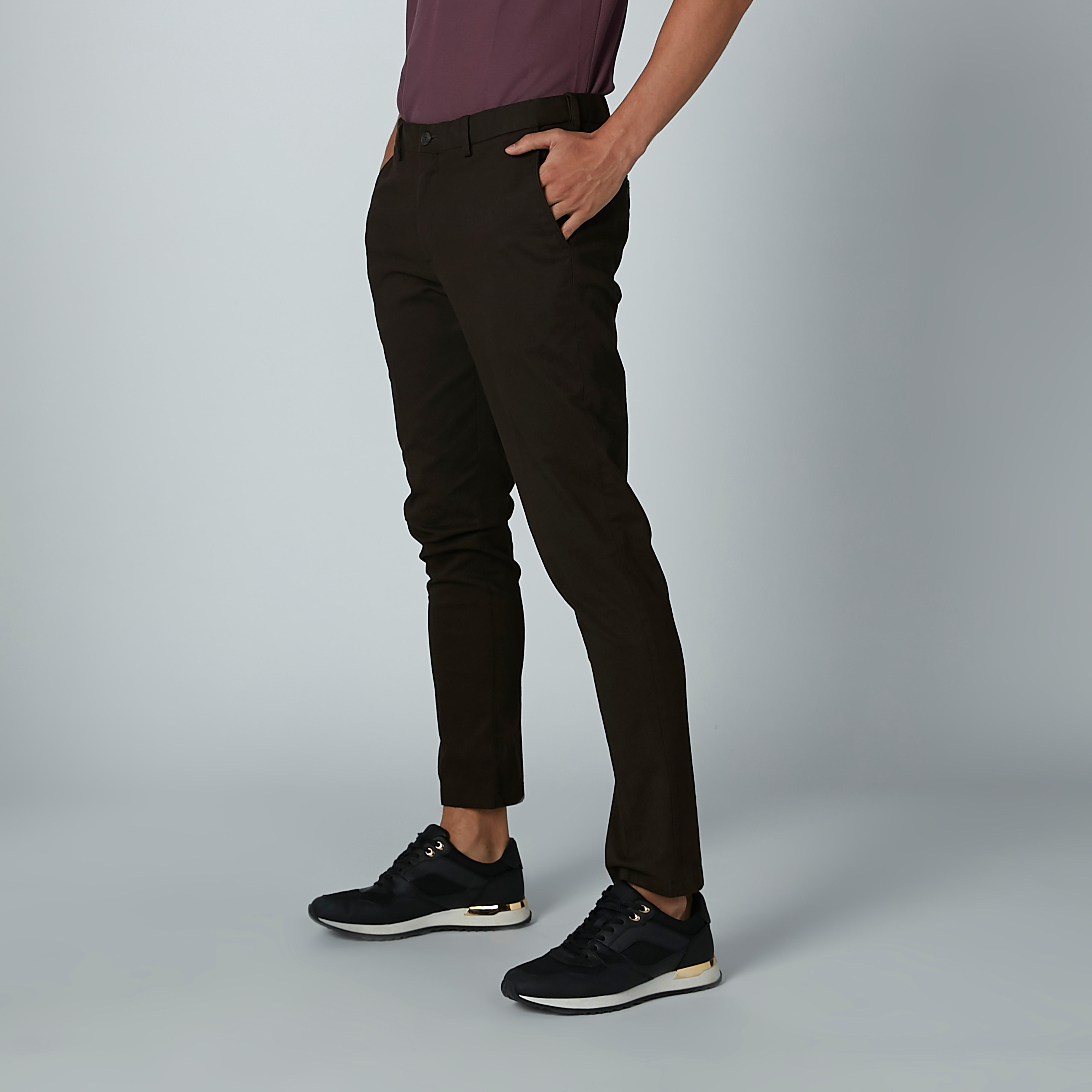بنطال سادة بقصّة سليم وخصر متوسط الارتفاع وجيوب-men-clothing-bottoms-trousersandchinos-trousers-image-12
