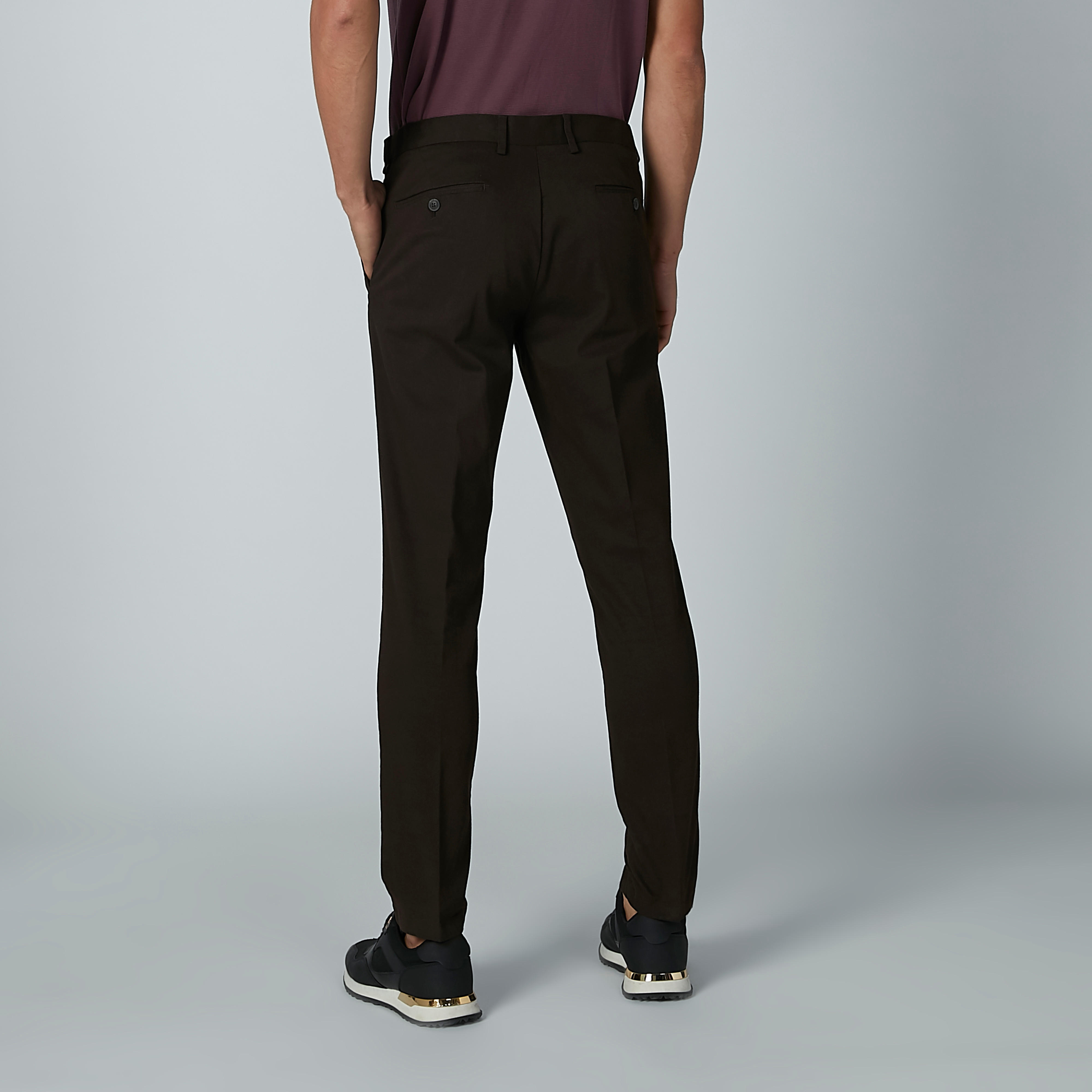 بنطال سادة بقصّة سليم وخصر متوسط الارتفاع وجيوب-men-clothing-bottoms-trousersandchinos-trousers-image-16