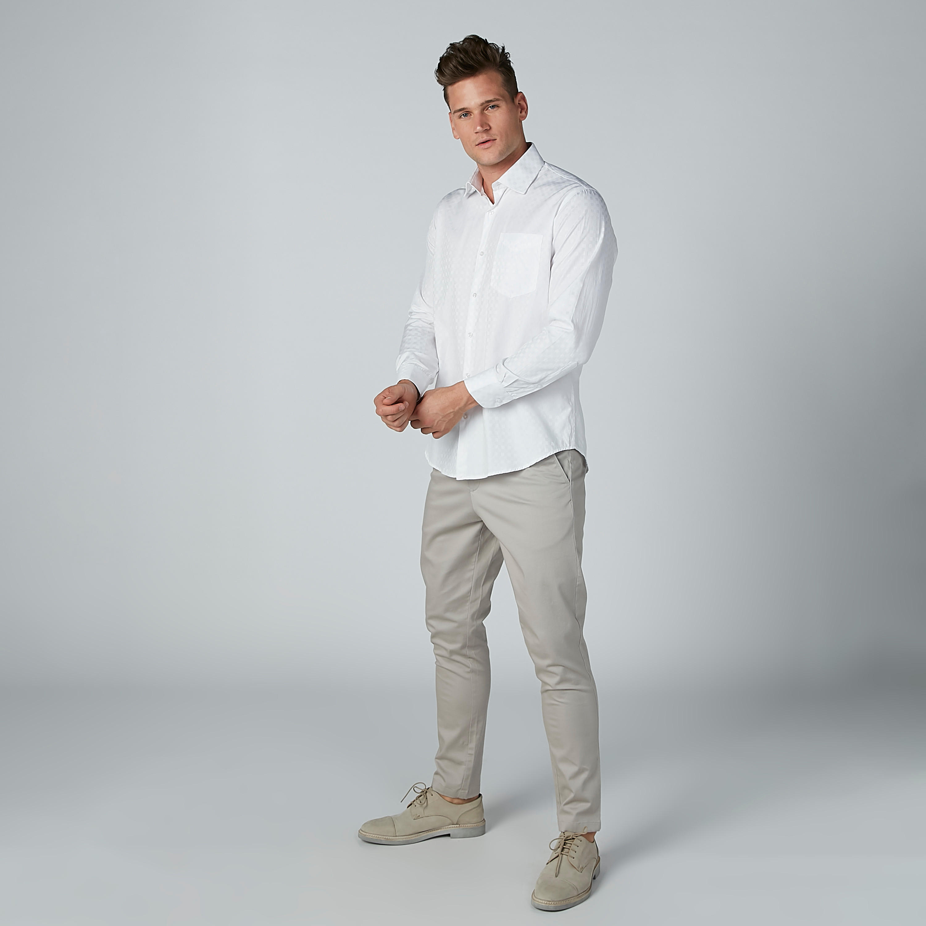 بنطال شينو سادة بخصر متوسط الارتفاع وجيوب-men-clothing-bottoms-trousersandchinos-trousers-image-13