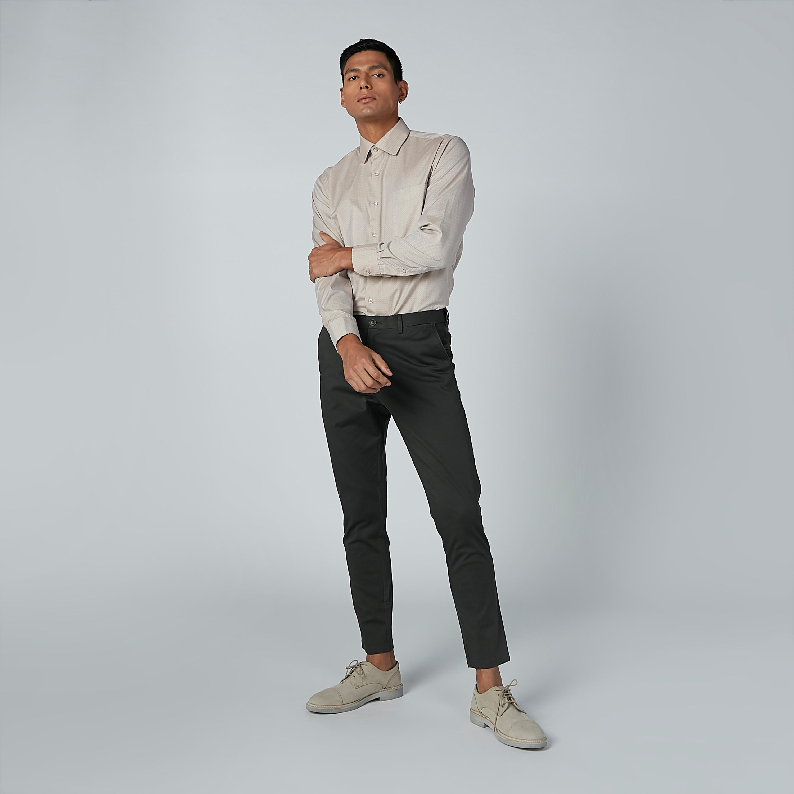 بنطال شينو سادة بخصر متوسط الارتفاع وجيوب-men-clothing-bottoms-trousersandchinos-trousers-image-19
