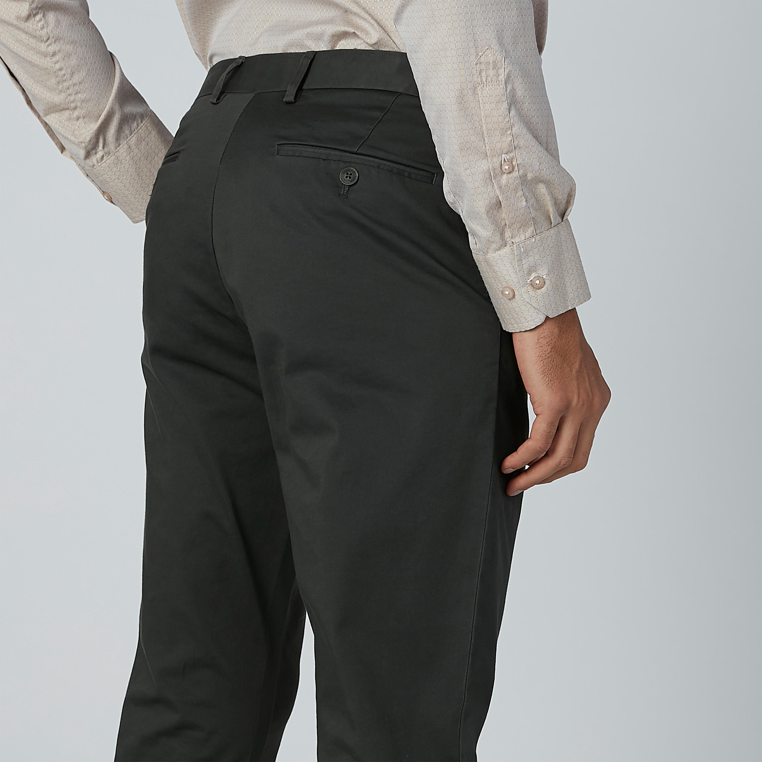 بنطال شينو سادة بخصر متوسط الارتفاع وجيوب-men-clothing-bottoms-trousersandchinos-trousers-image-23
