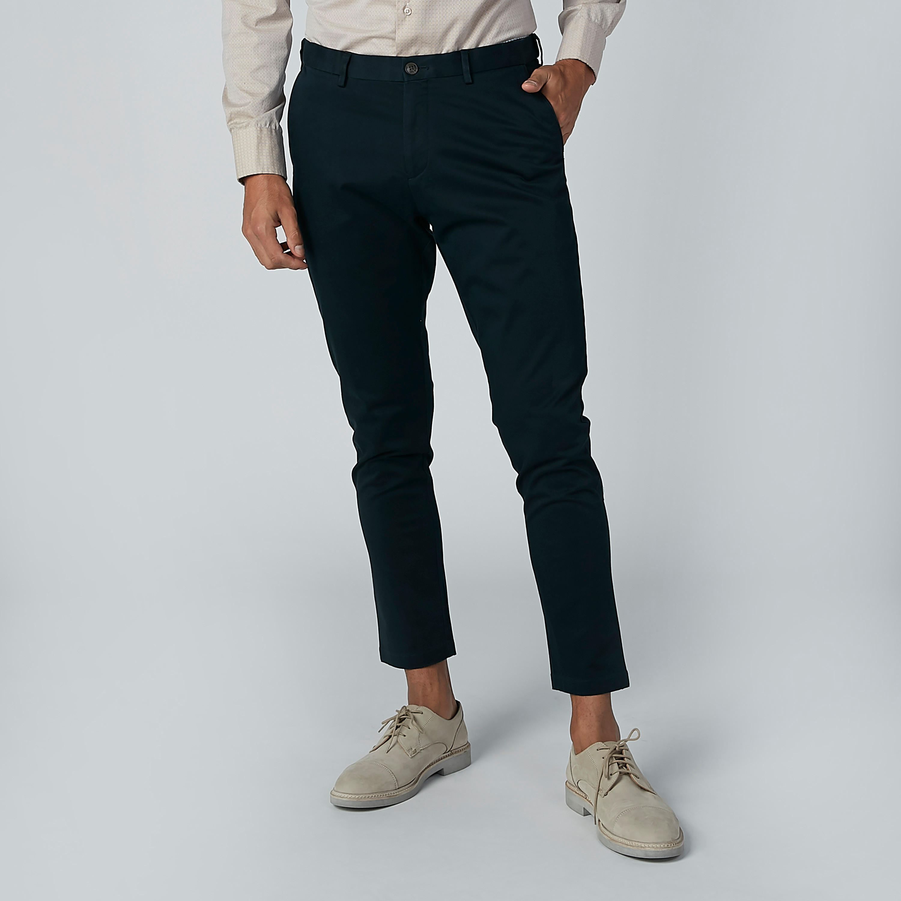 بنطال شينو سادة بخصر متوسط الارتفاع وجيوب-men-clothing-bottoms-trousersandchinos-trousers-image-3
