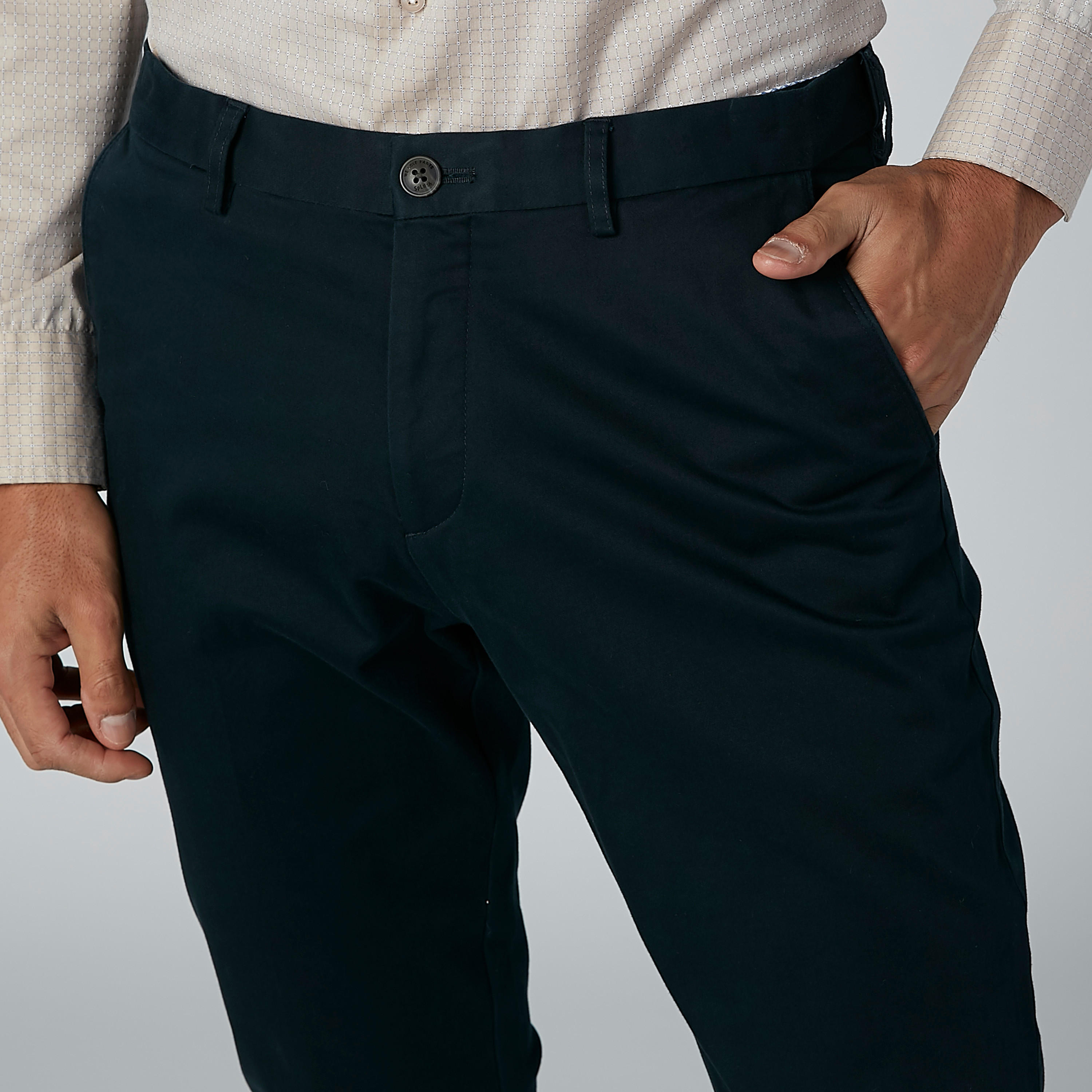 بنطال شينو سادة بخصر متوسط الارتفاع وجيوب-men-clothing-bottoms-trousersandchinos-trousers-image-4
