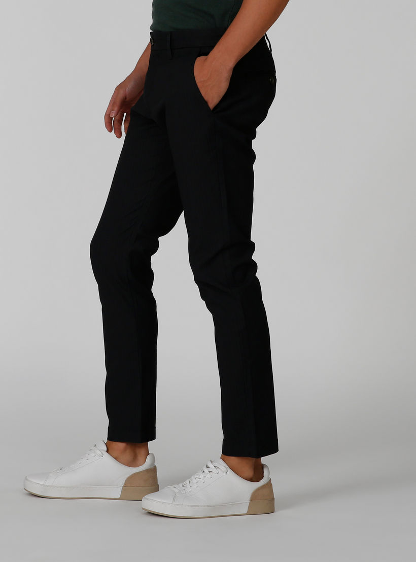 بنطلون سليم بارز الملمس بخصر متوسط الارتفاع وجيوب-men-clothing-bottoms-trousersandchinos-trousers-image-3