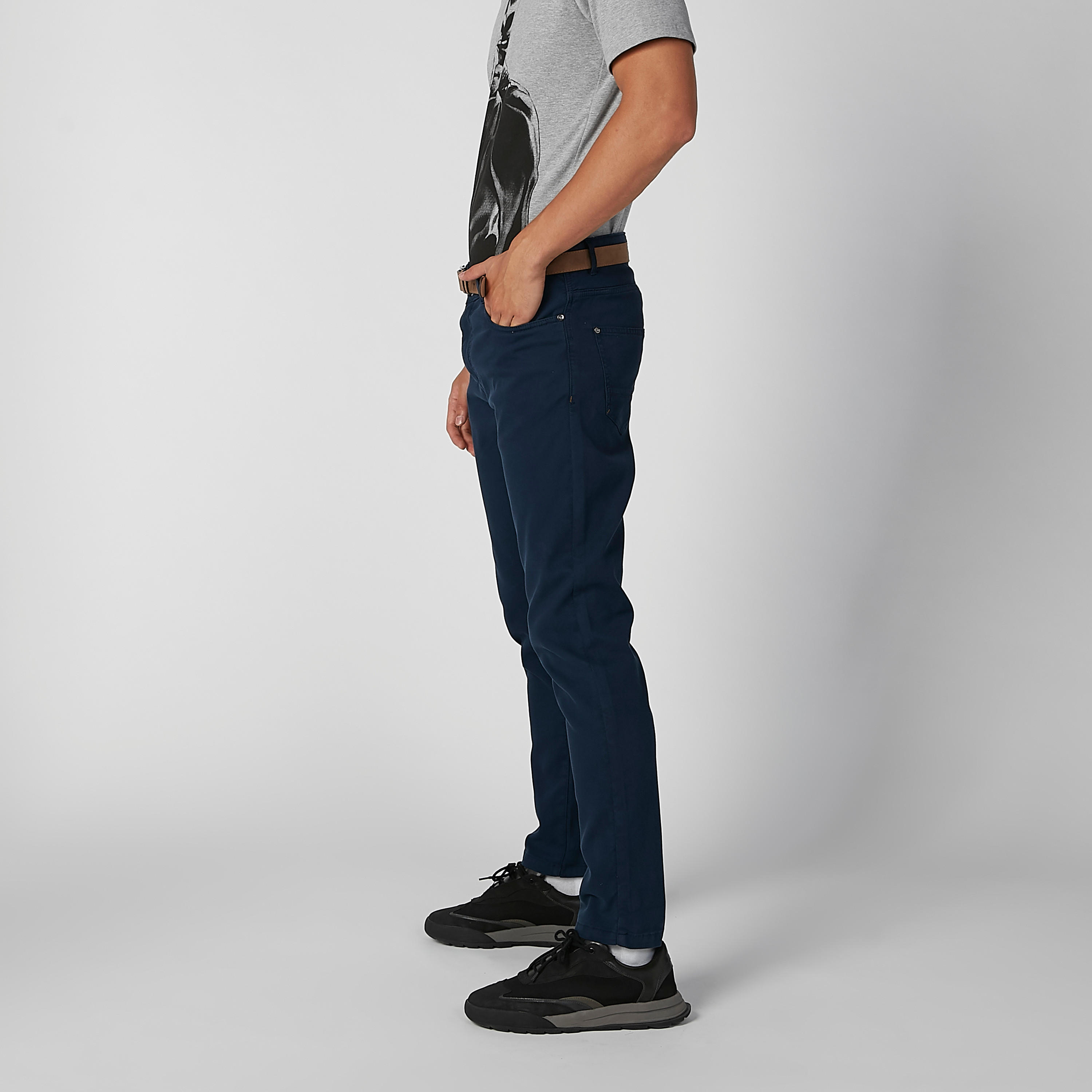 بنطلون مستدام شينو سادة سليم بجيوب-men-clothing-bottoms-trousersandchinos-trousers-image-20